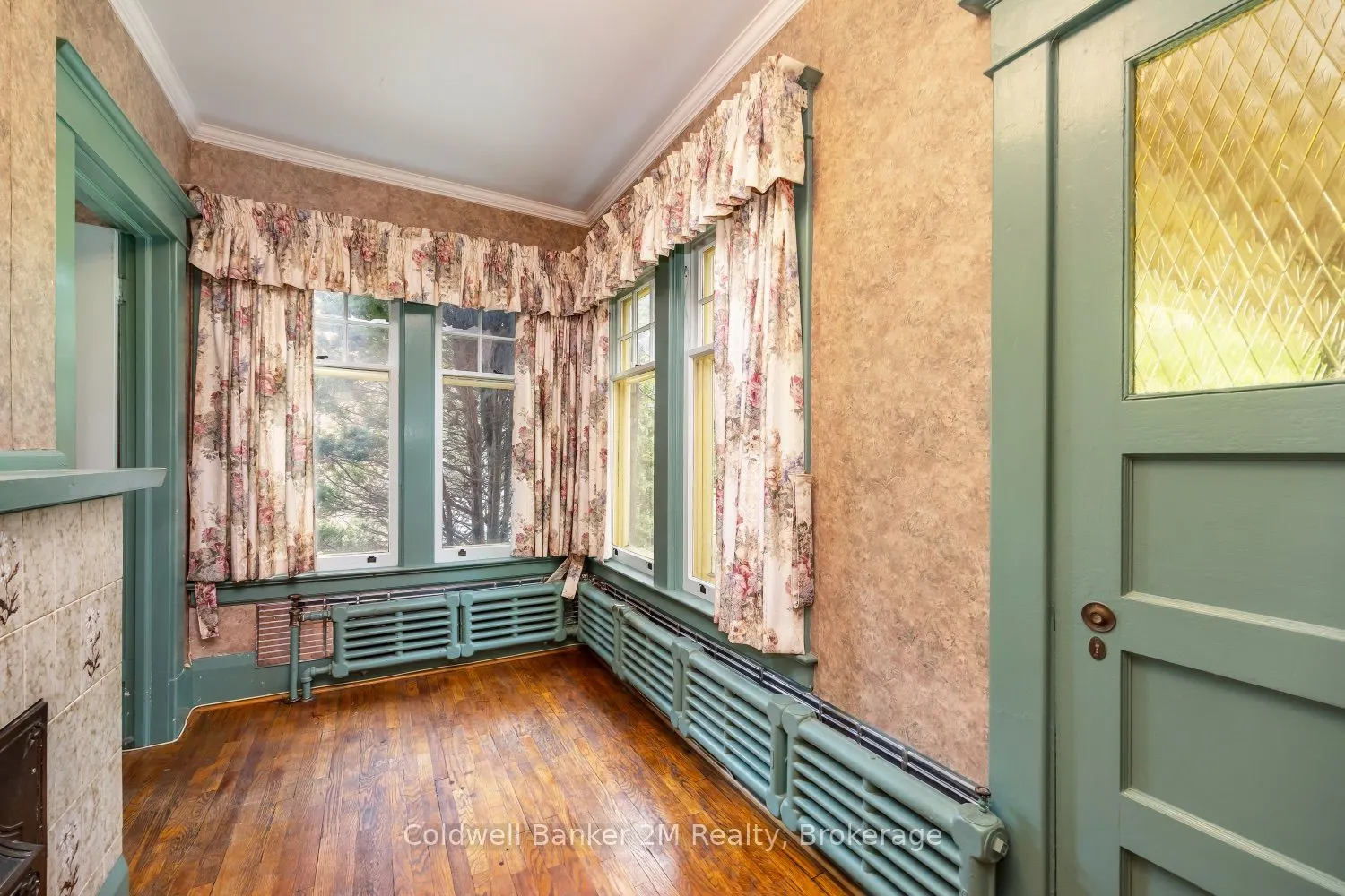408 Simcoe Street N