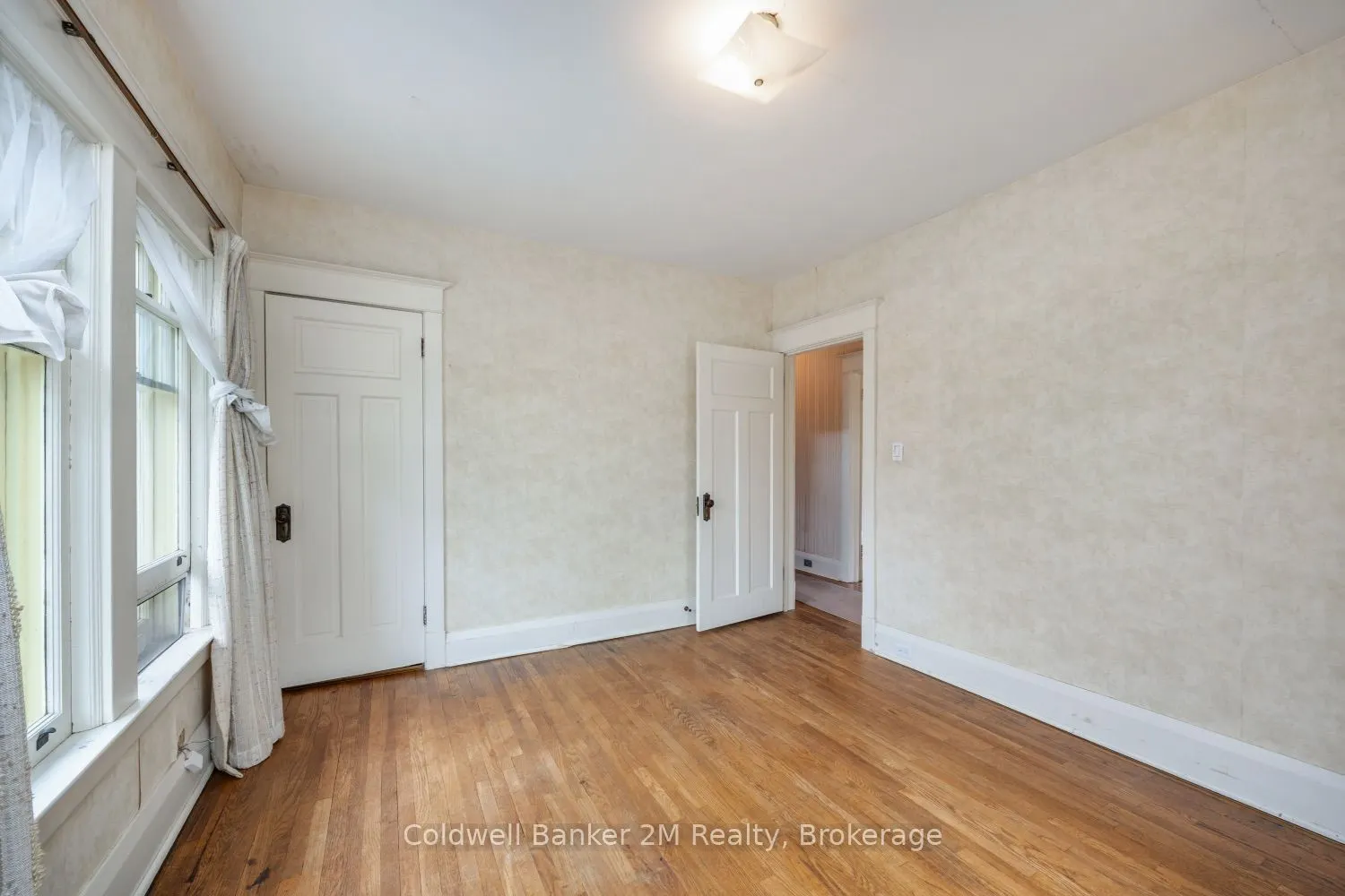 408 Simcoe Street N
