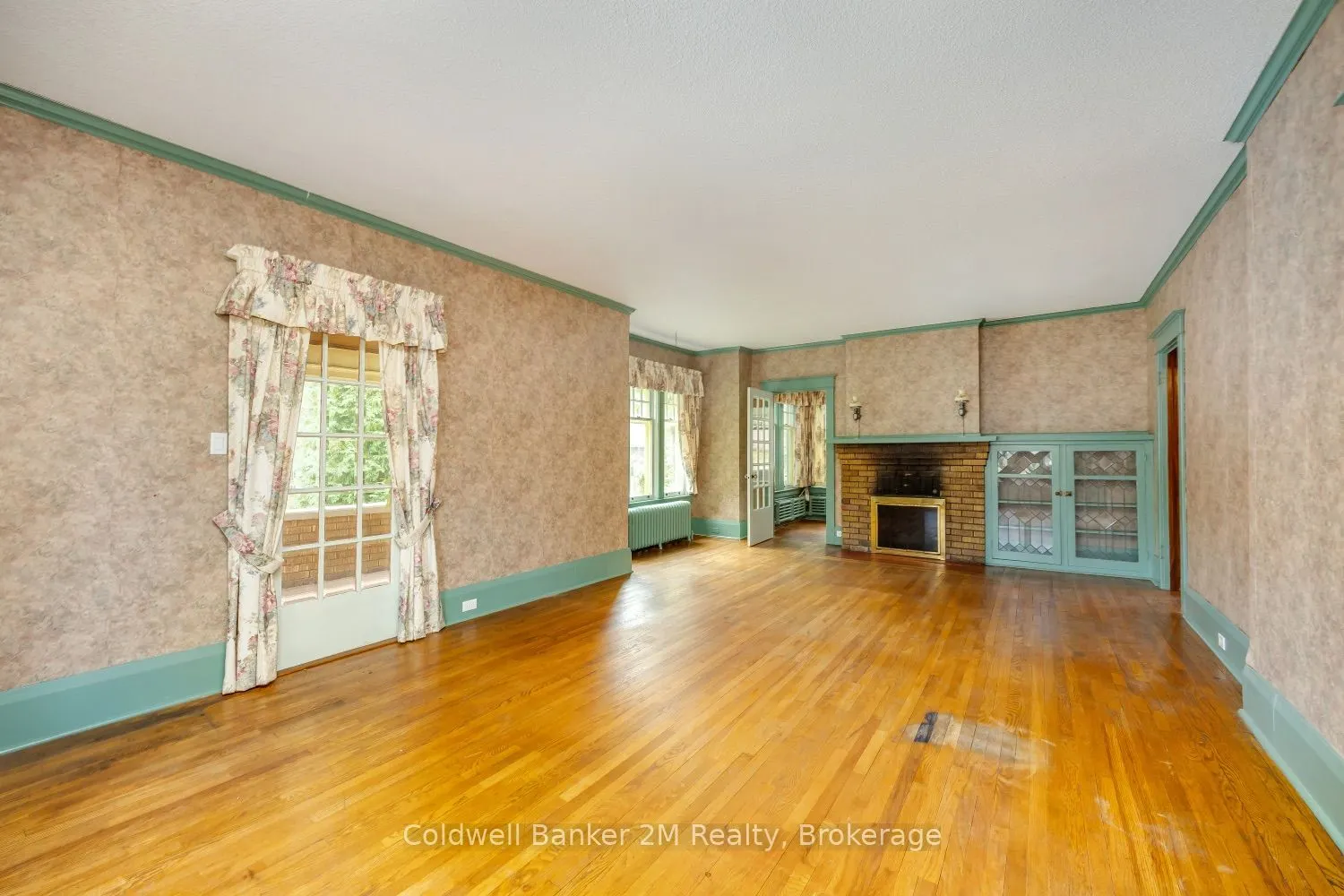 408 Simcoe Street N
