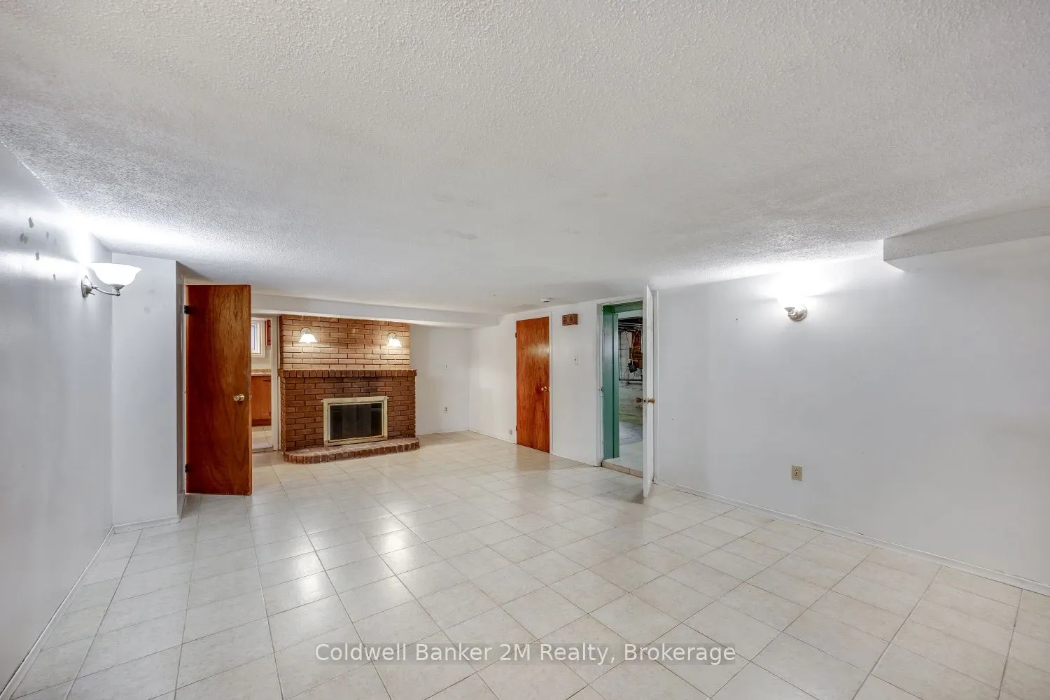 408 Simcoe Street N