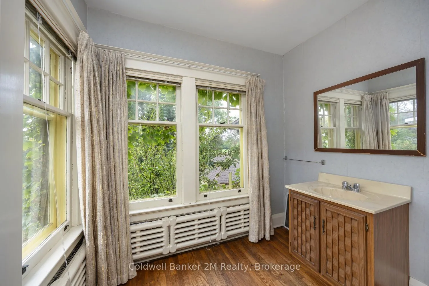 408 Simcoe Street N