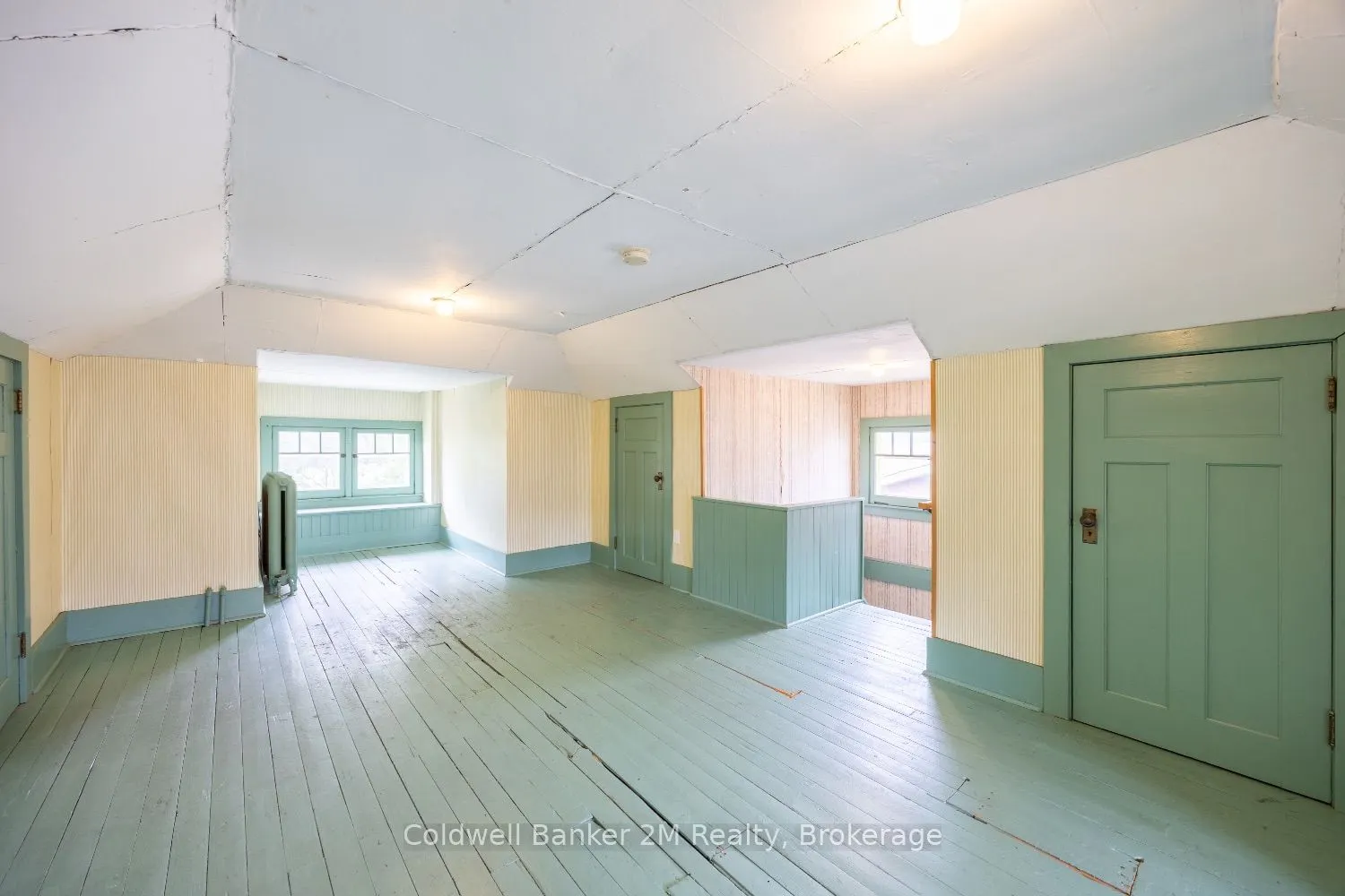 408 Simcoe Street N