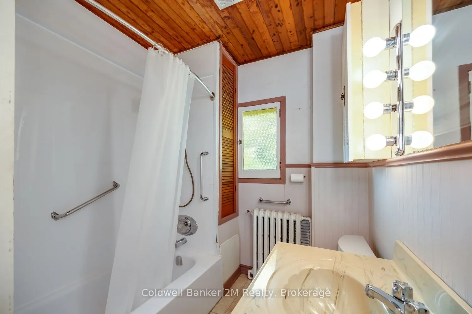 408 Simcoe Street N
