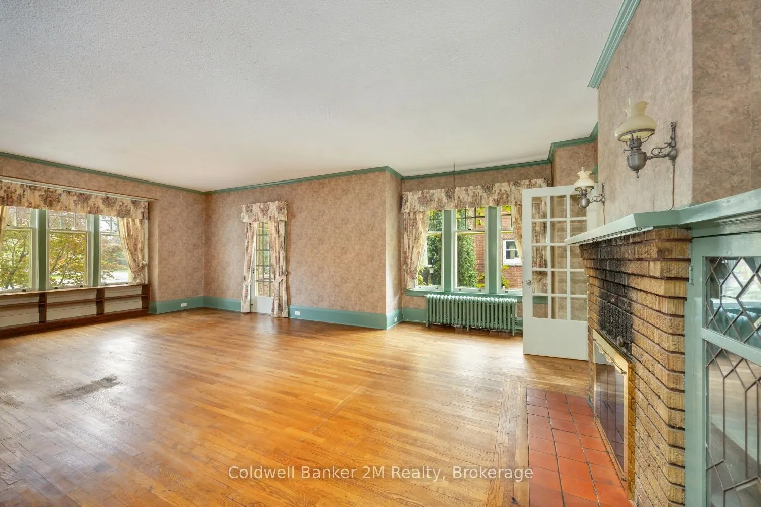 408 Simcoe Street N