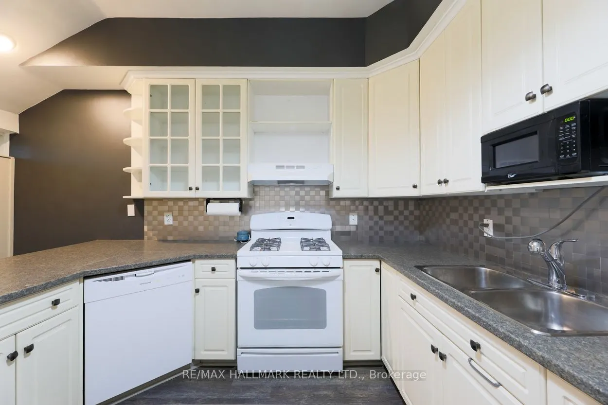 405 Kingston Road #Main Floor