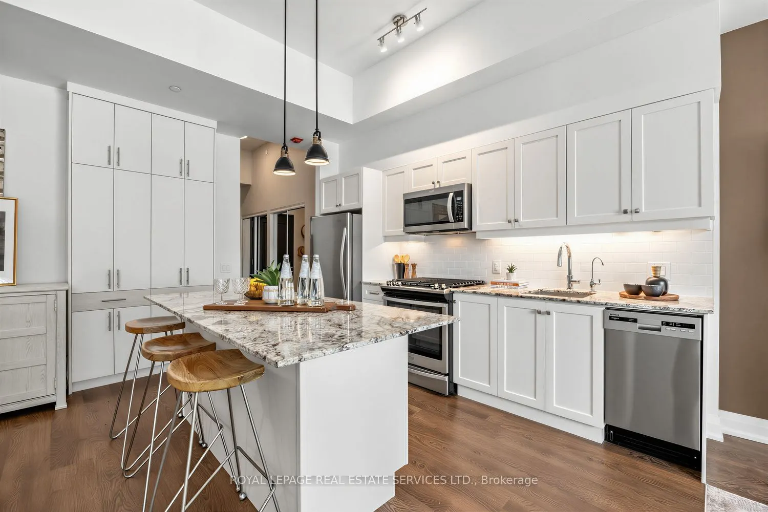 1400 Kingston Road #105