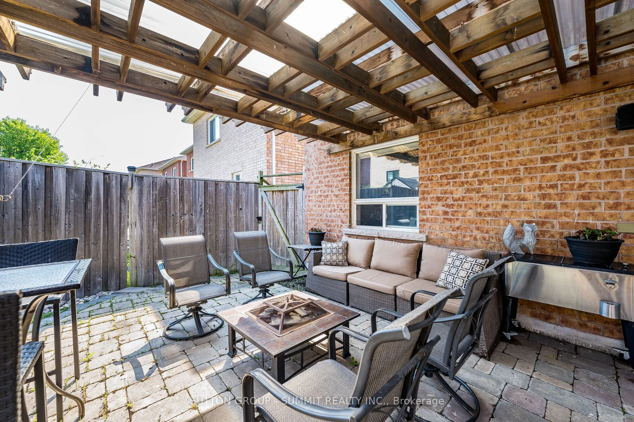 139 Oceanpearl Crescent