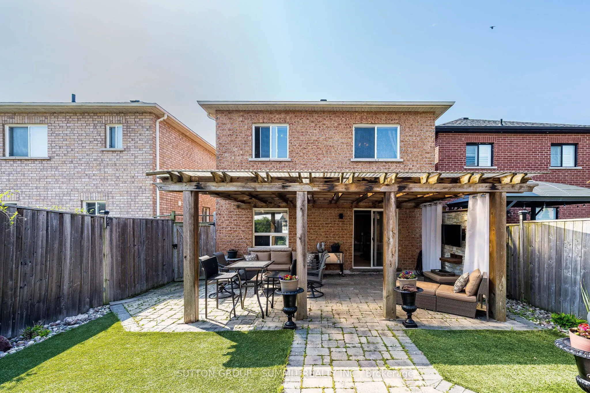 139 Oceanpearl Crescent
