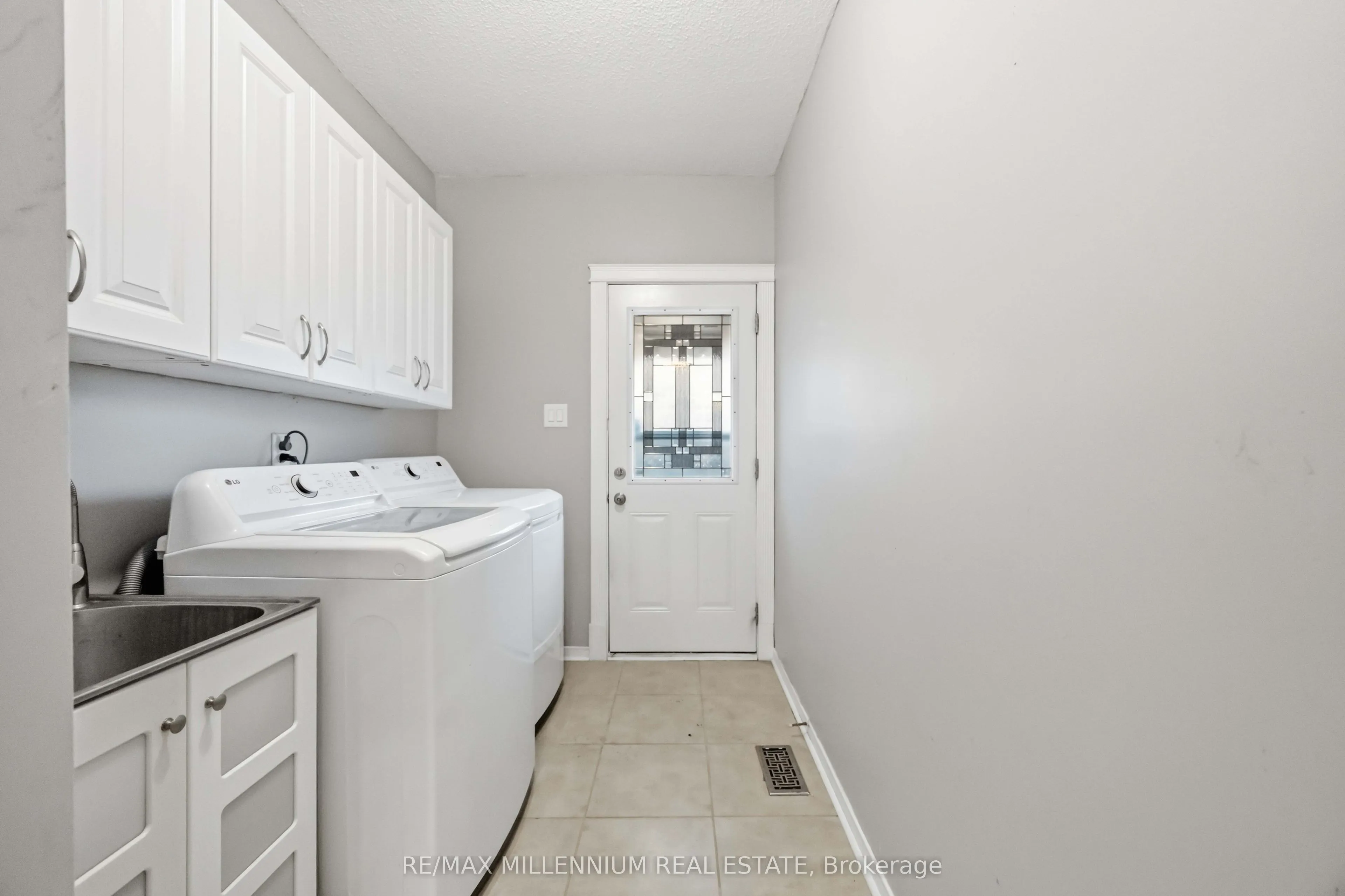 113 Glenabbey Drive