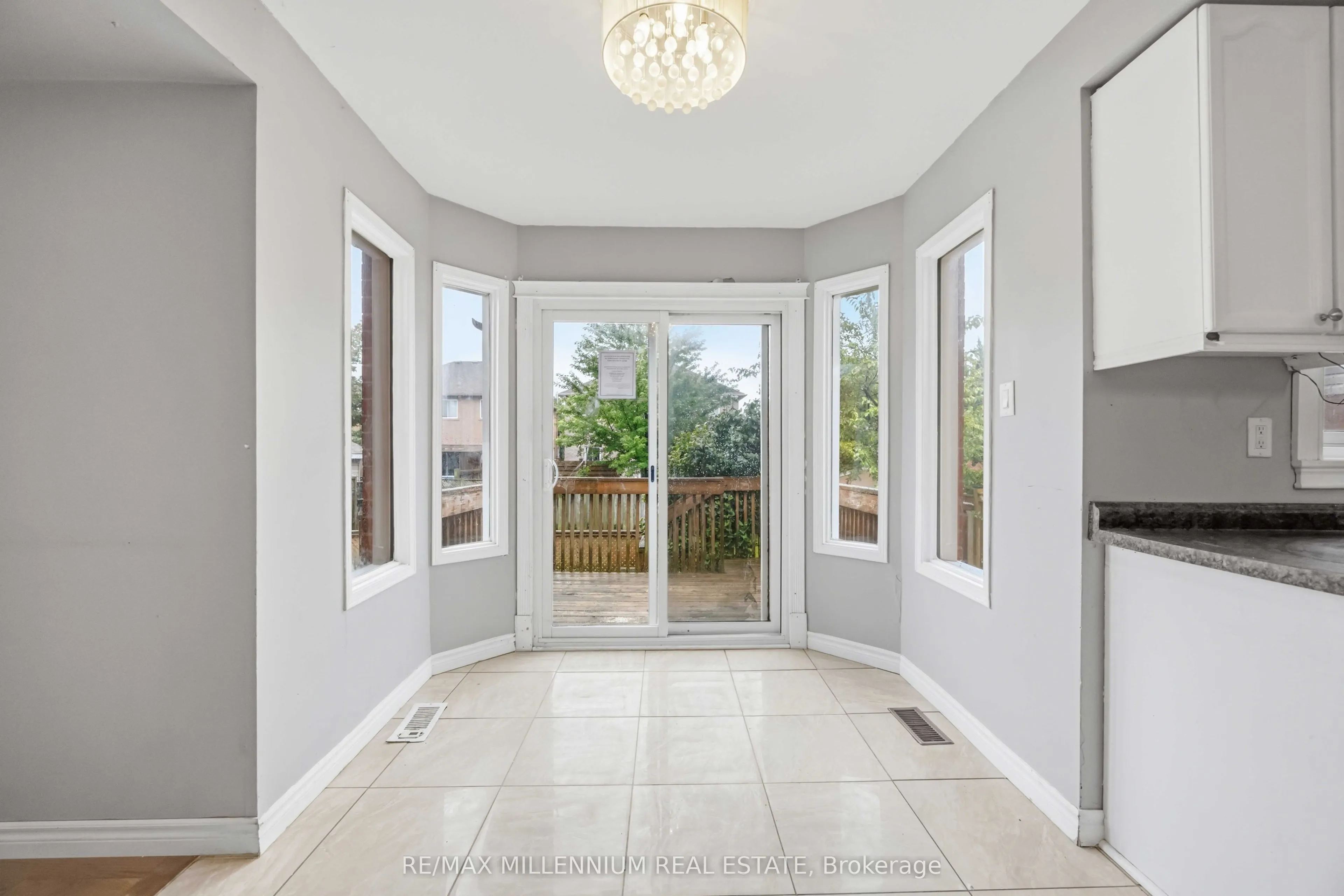 113 Glenabbey Drive