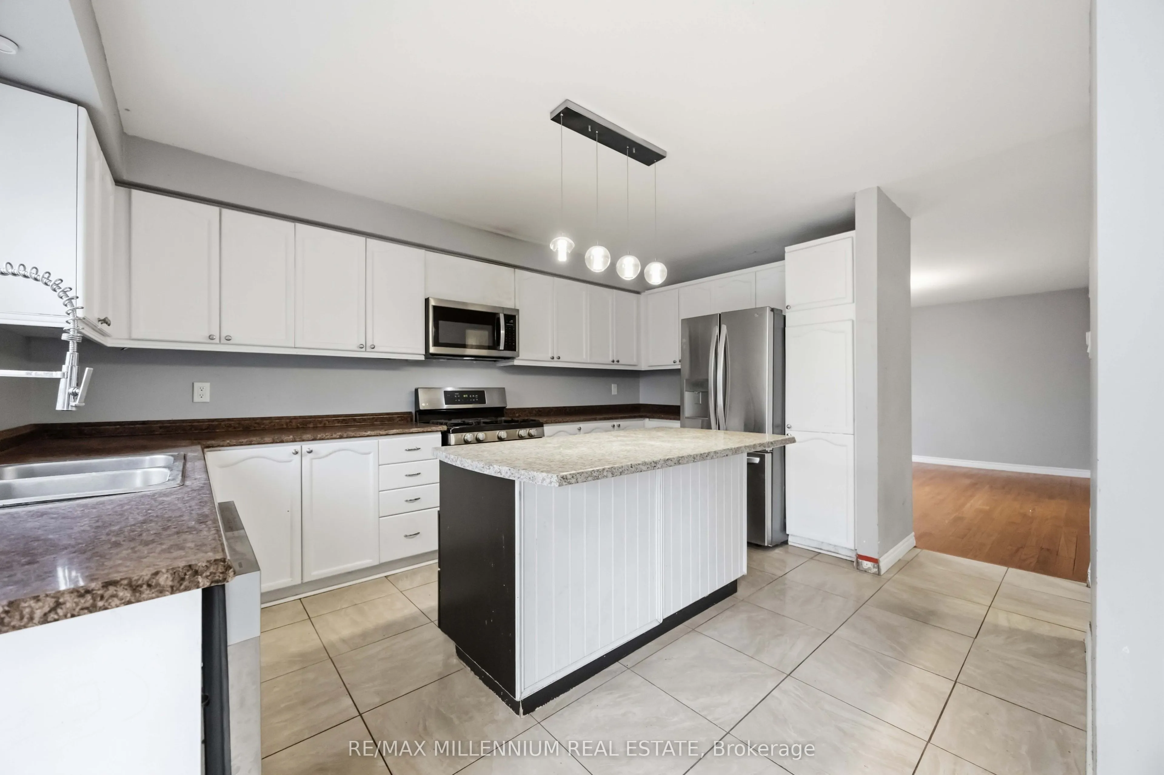 113 Glenabbey Drive