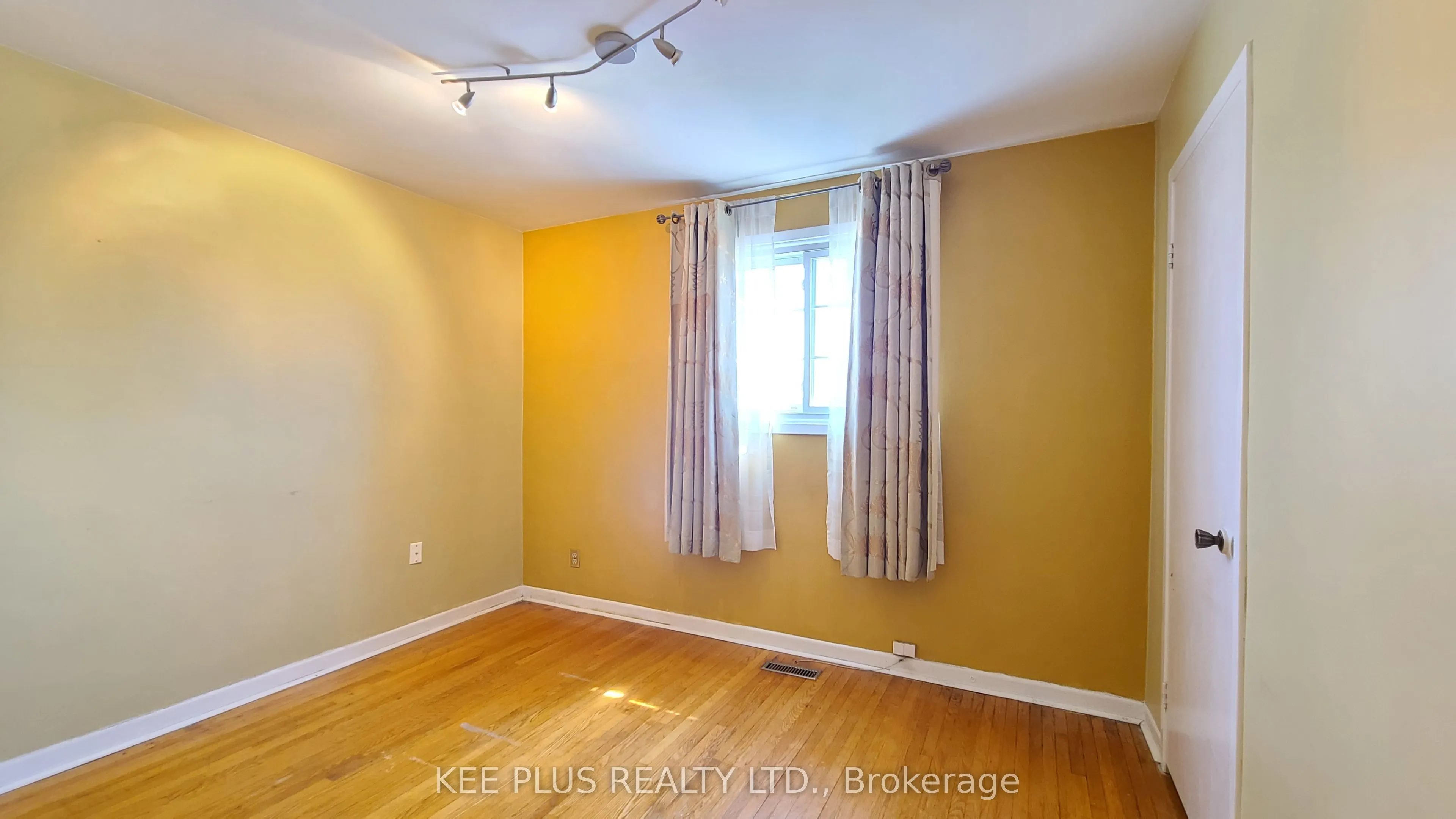424 Military Trail