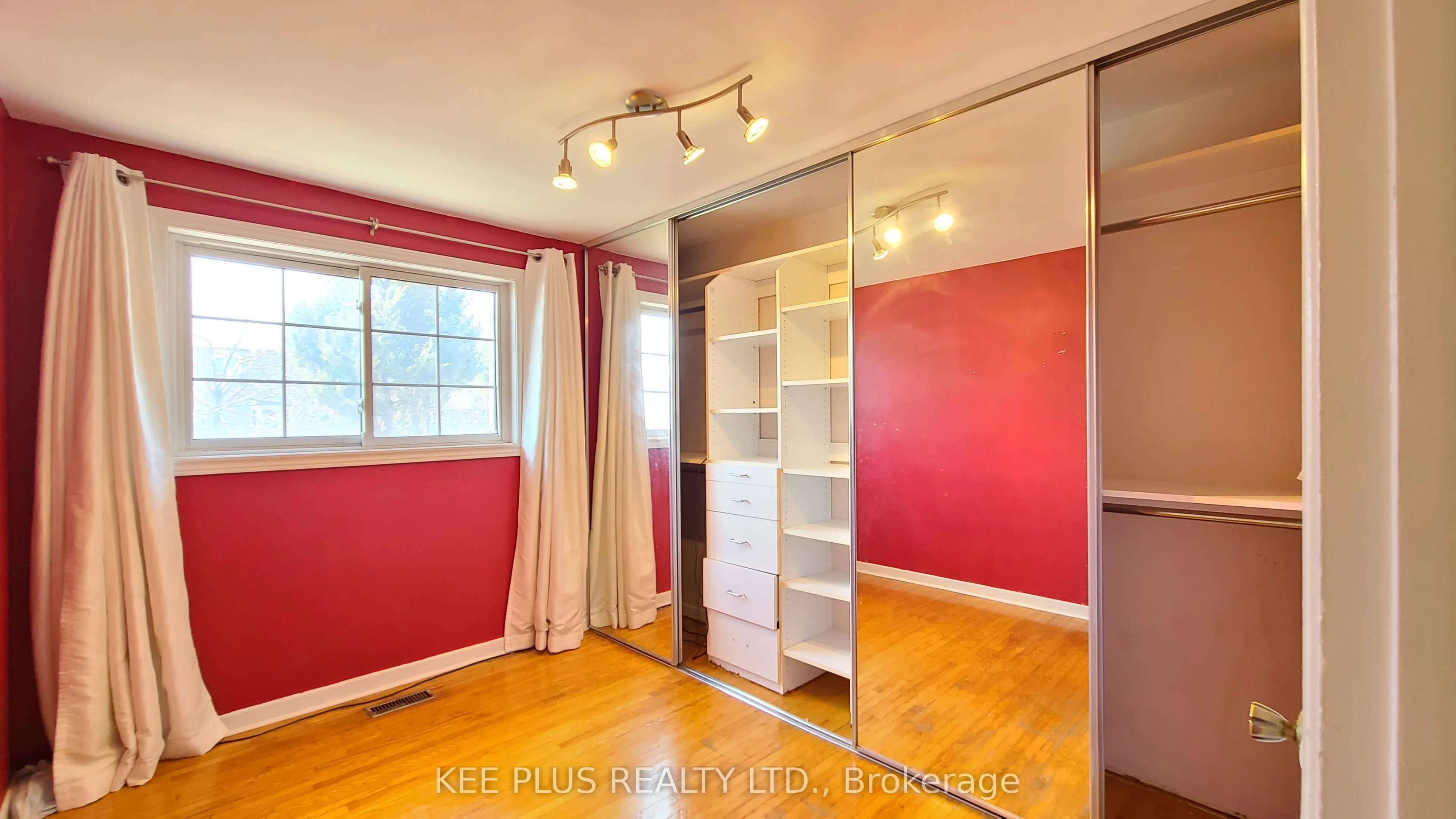 424 Military Trail
