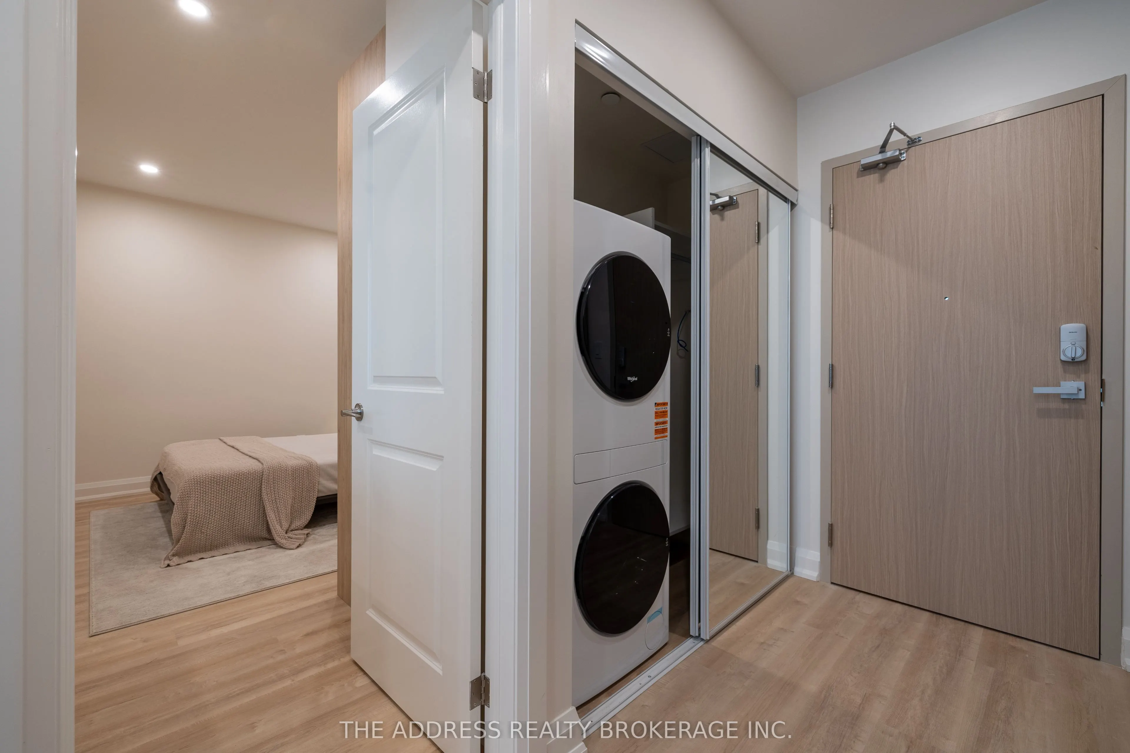 40 King Street W #409