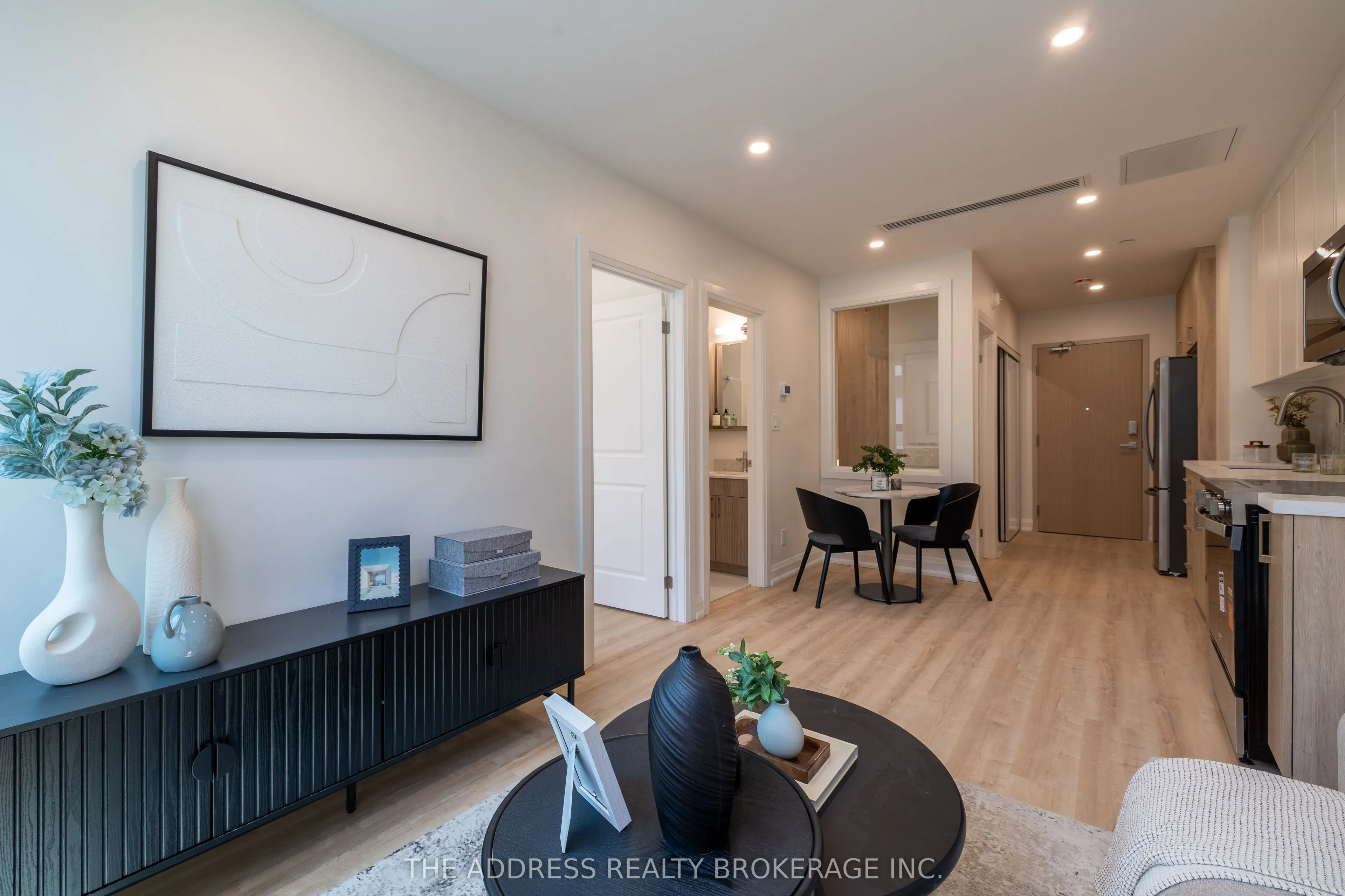 40 King Street W #409