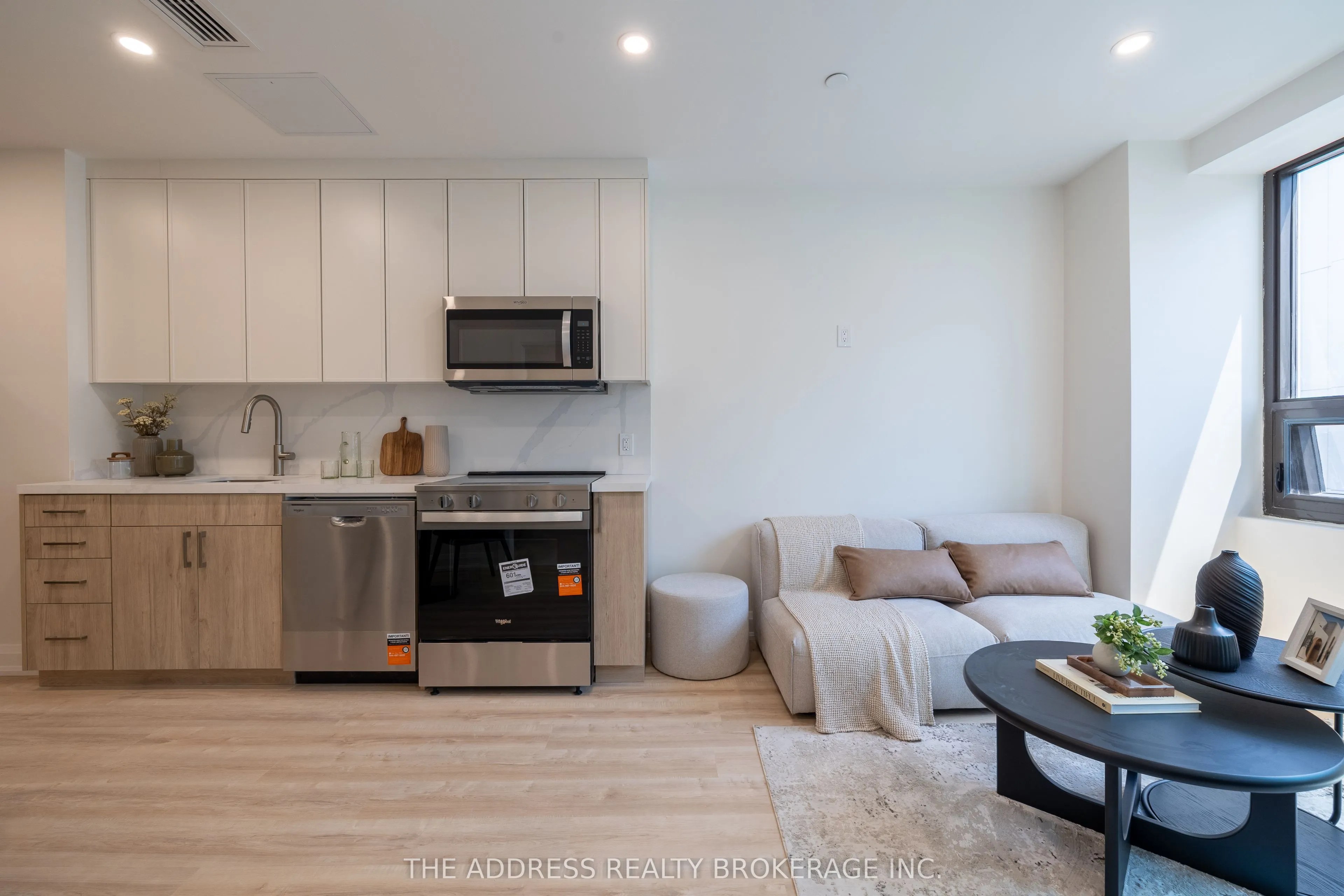 40 King Street W #409