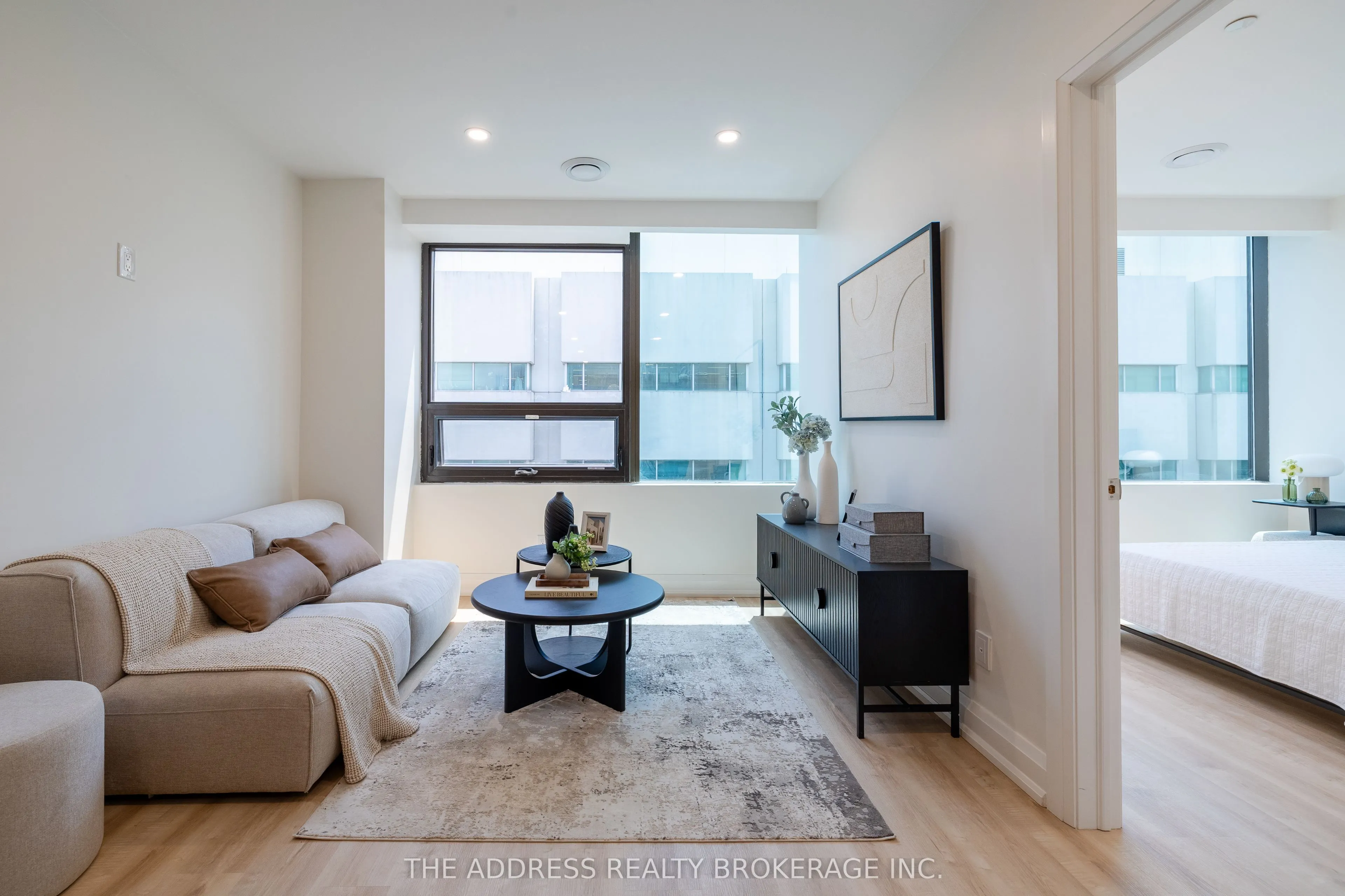 40 King Street W #409