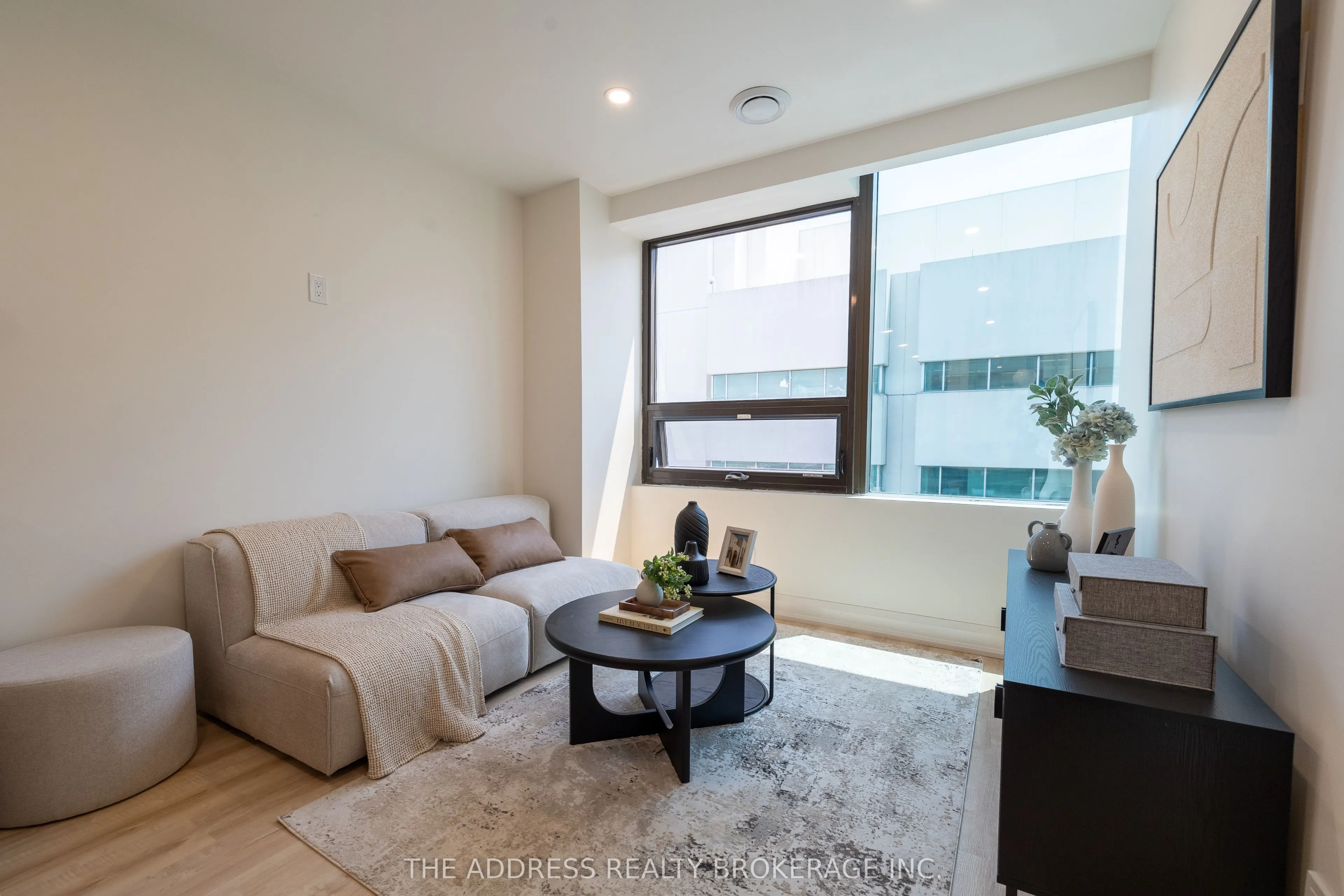 40 King Street W #409