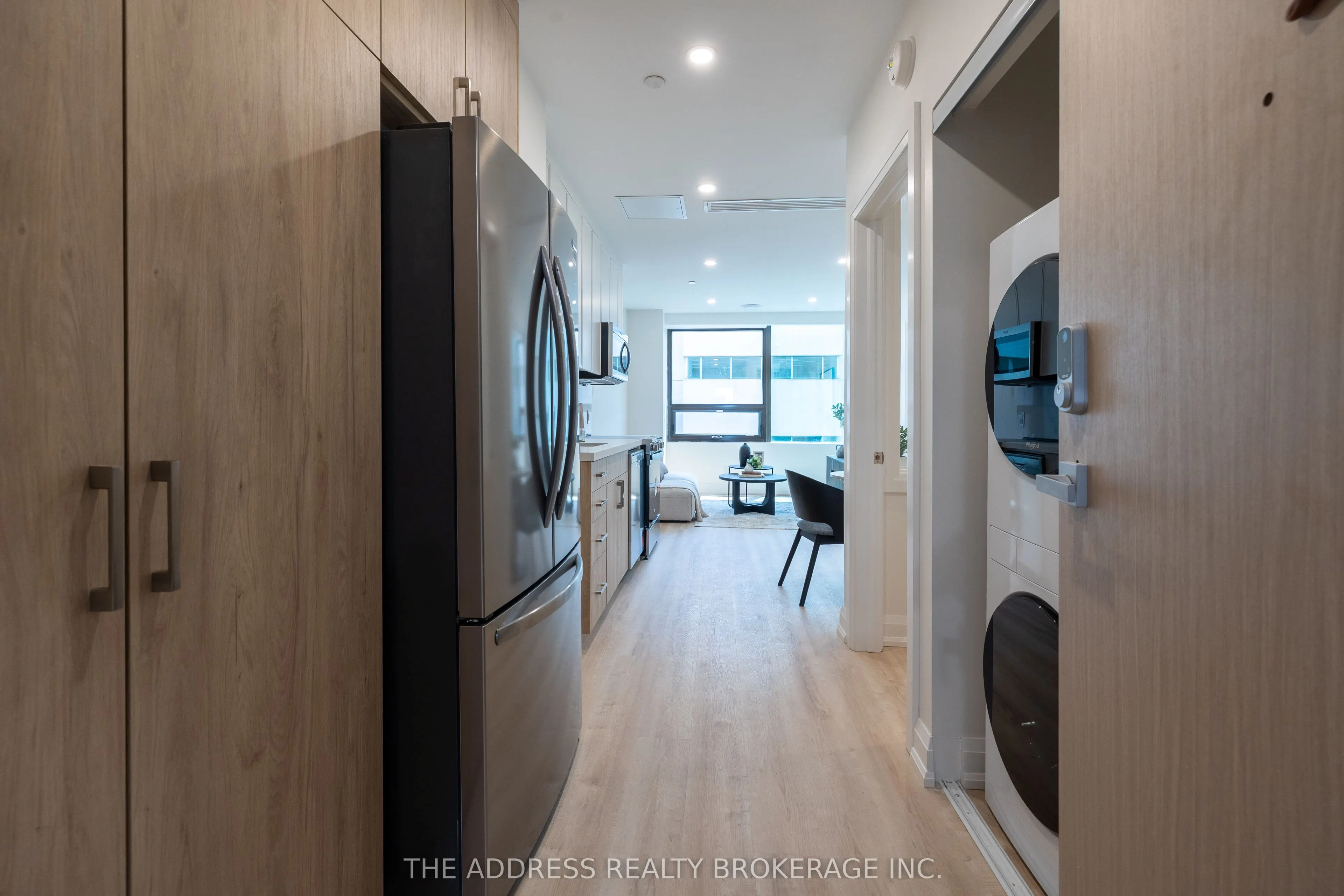 40 King Street W #409