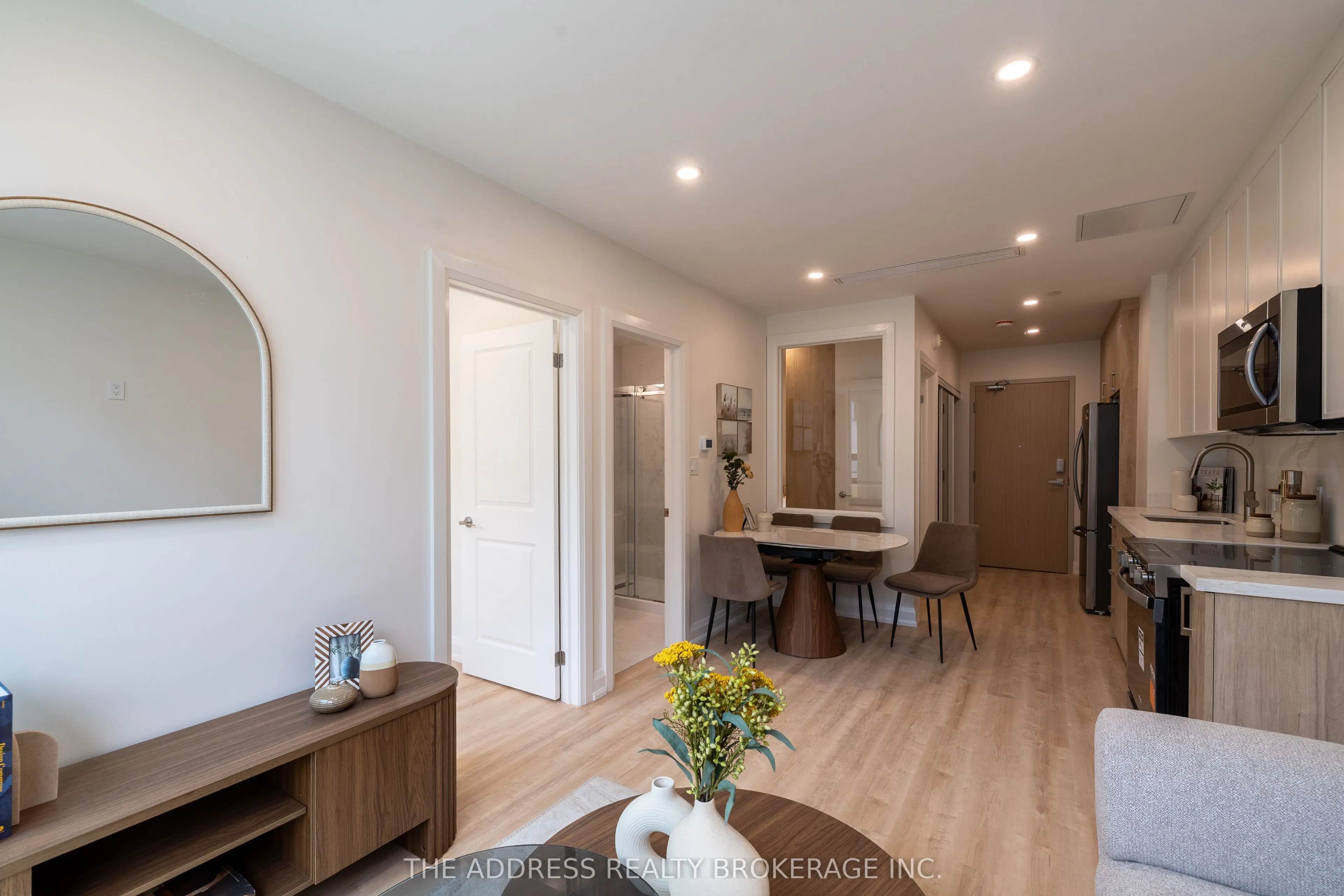 40 King Street W #408