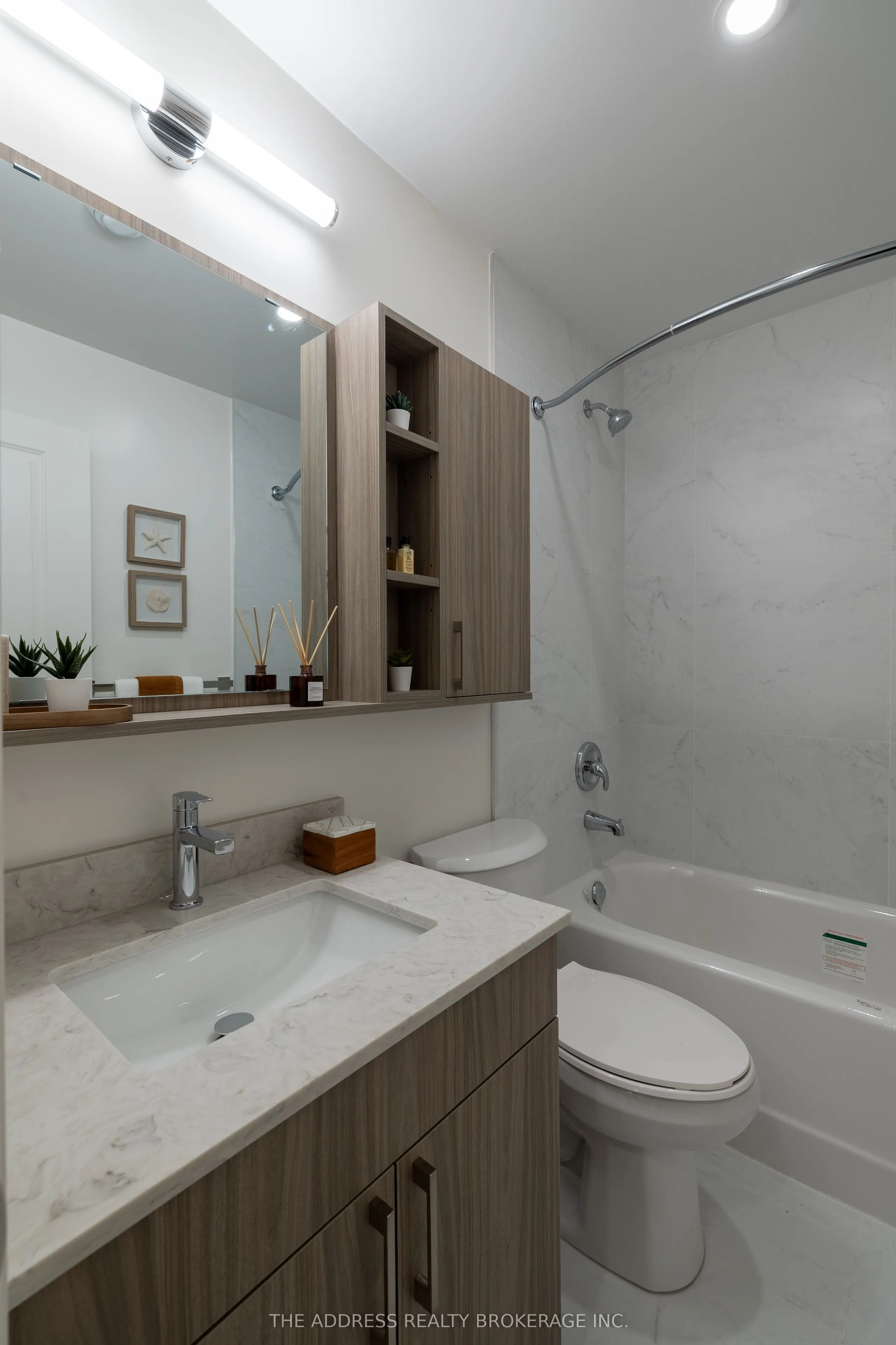 40 King Street W #408