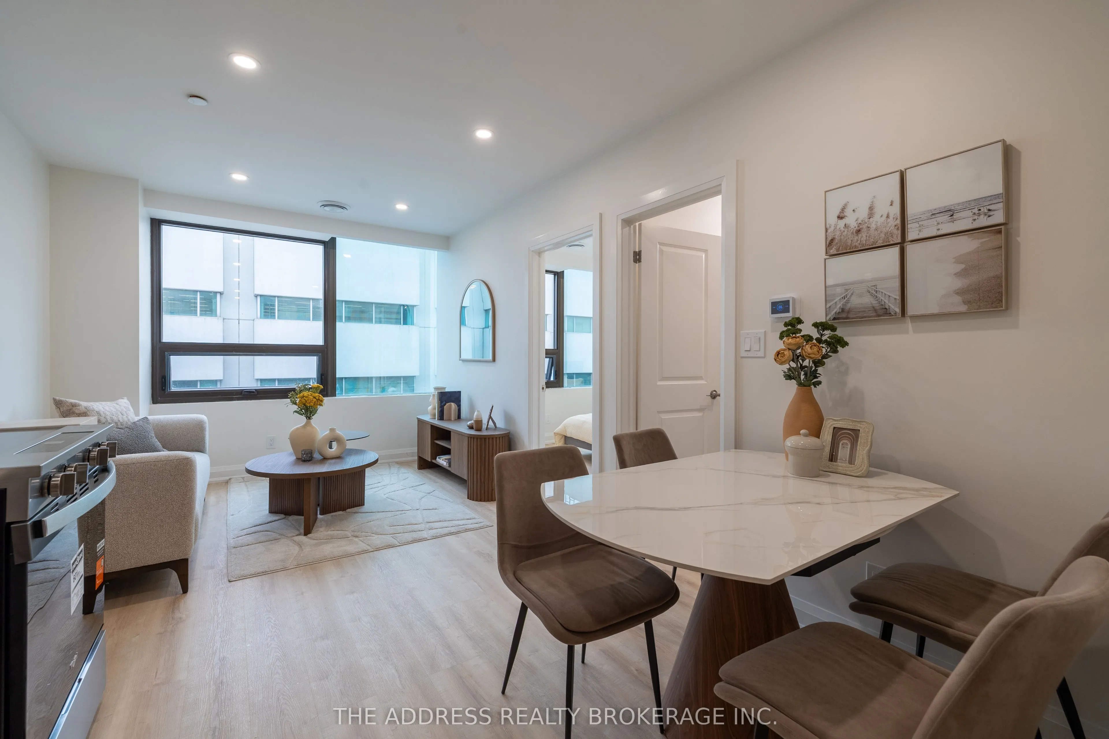 40 King Street W #408
