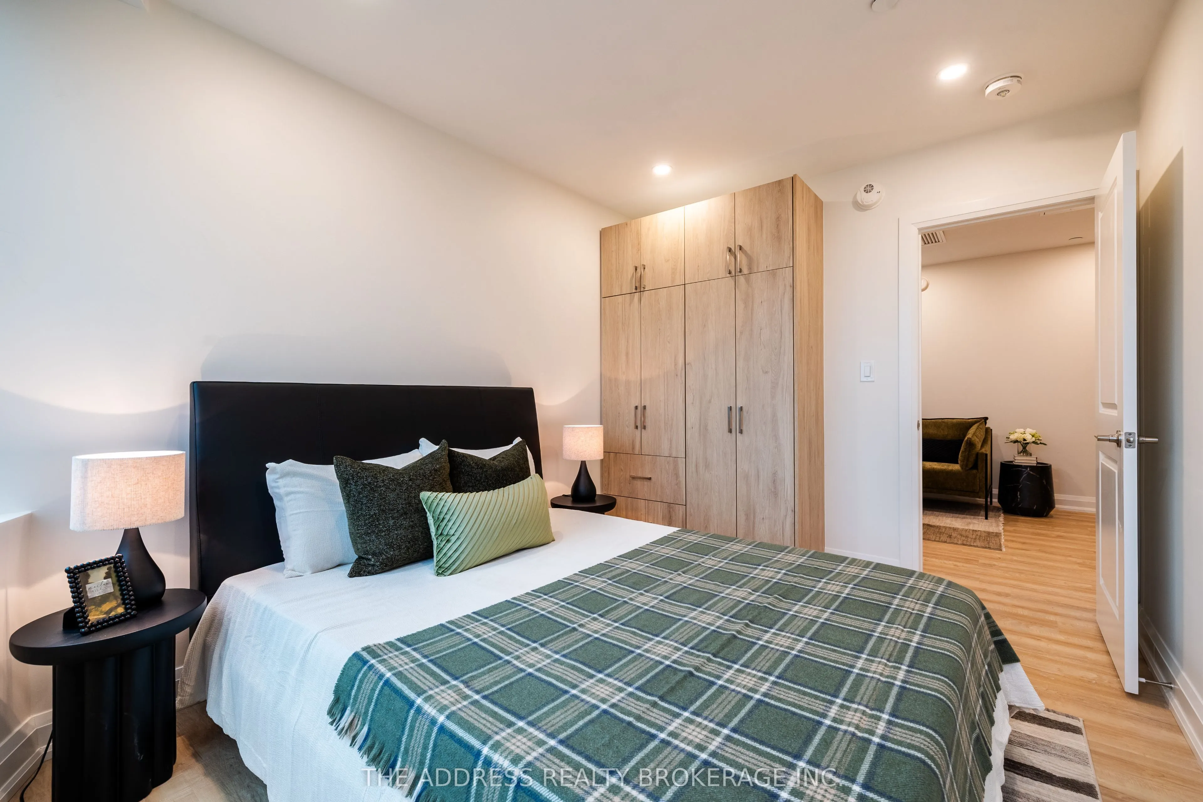 40 King Street W #710