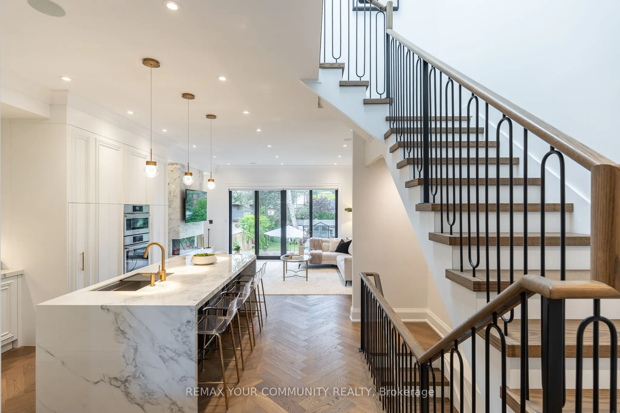 263 Linsmore Crescent