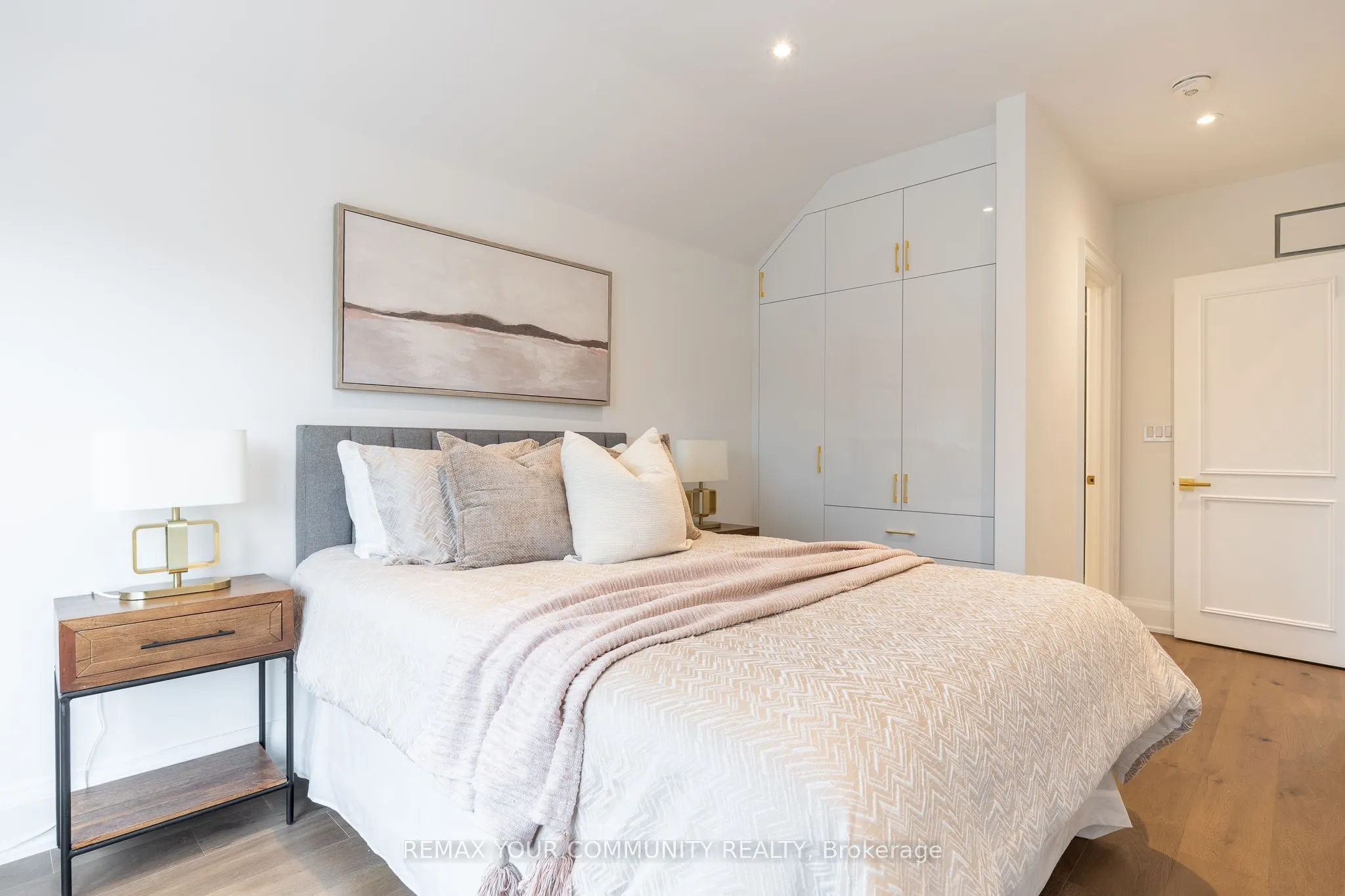 263 Linsmore Crescent