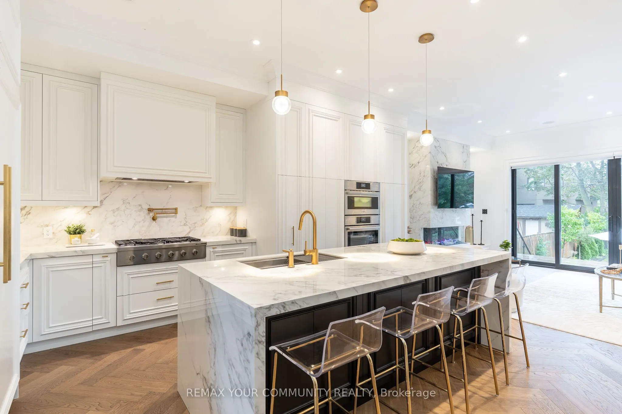 263 Linsmore Crescent