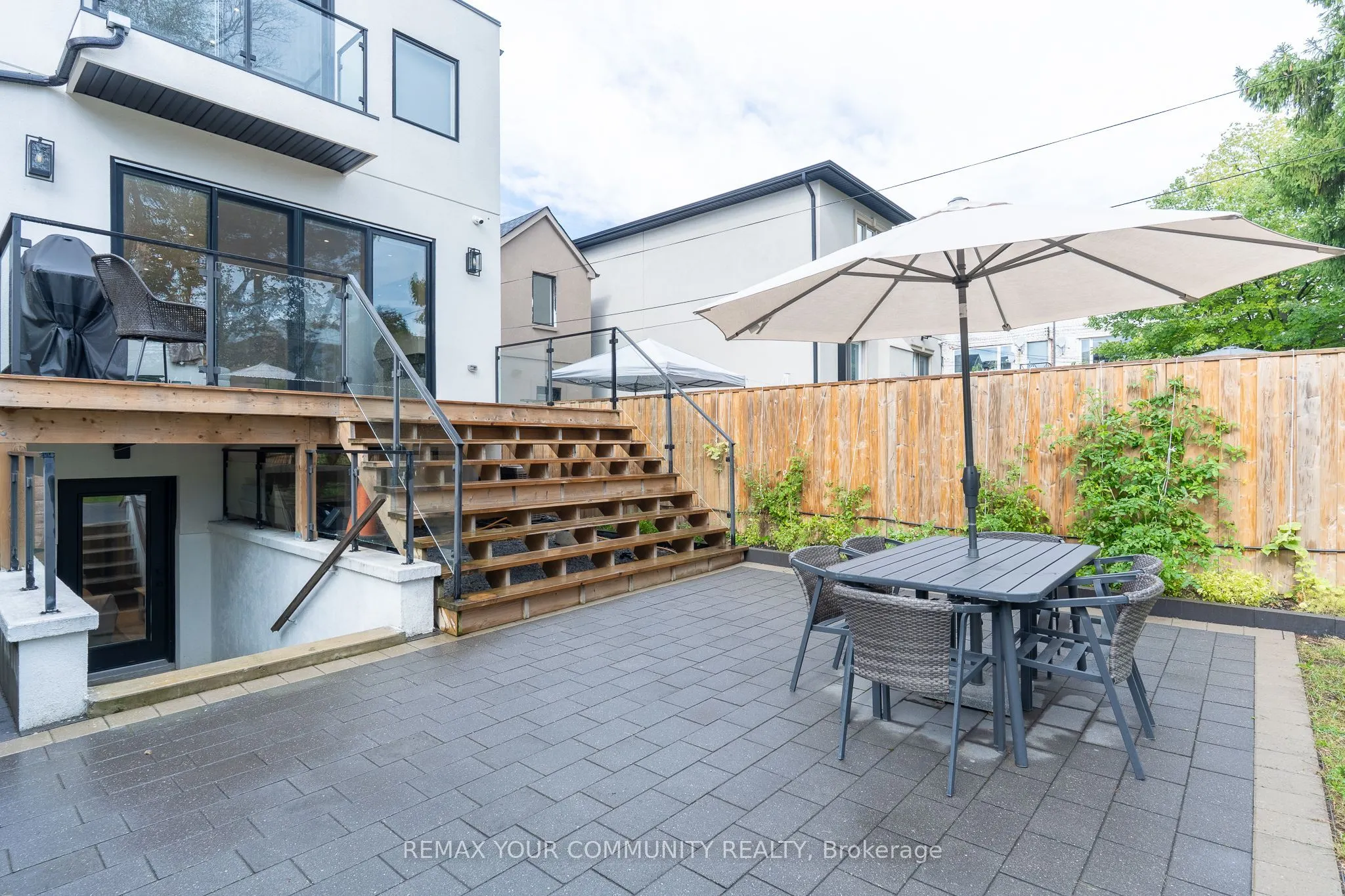 263 Linsmore Crescent