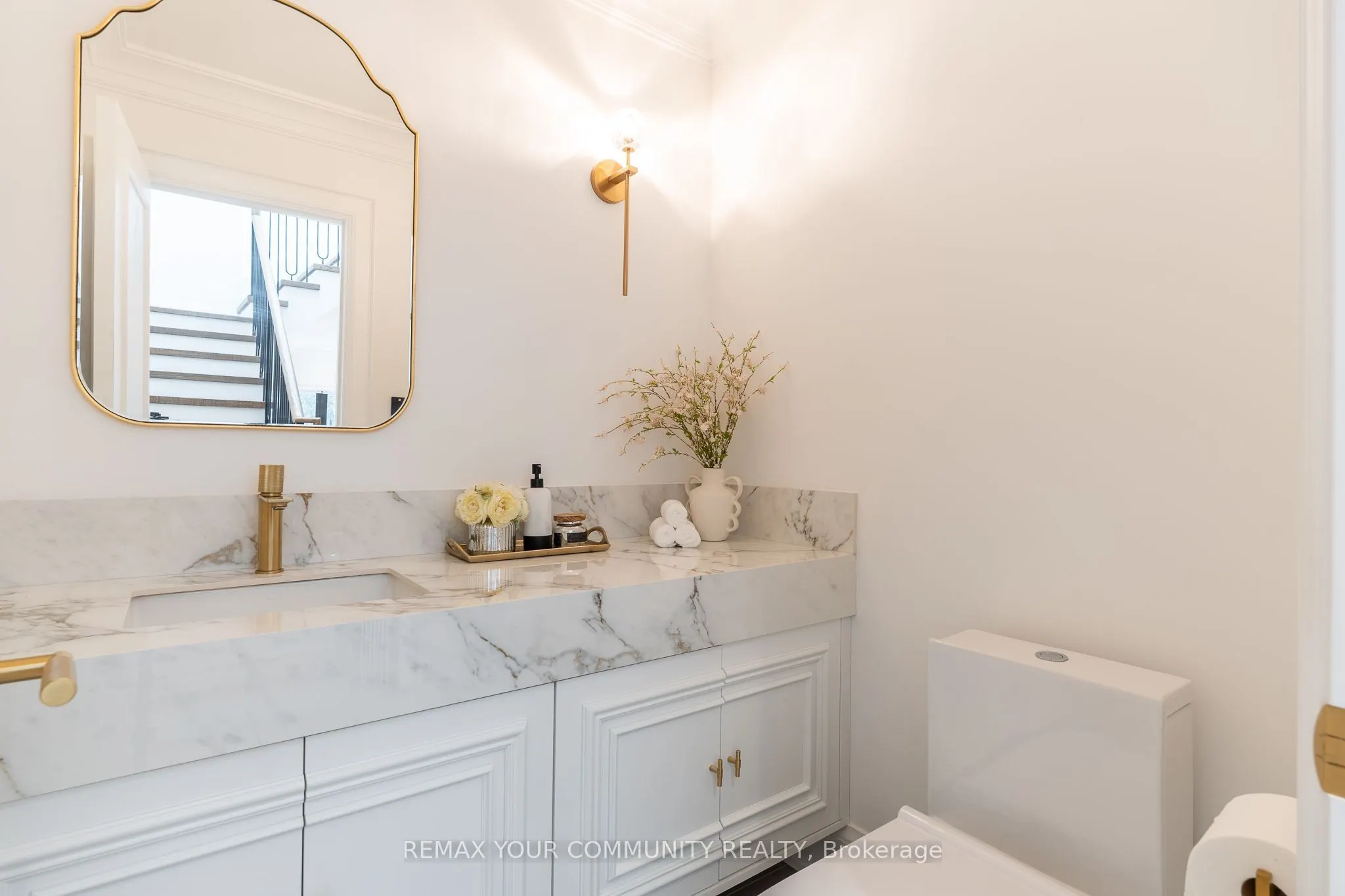 263 Linsmore Crescent