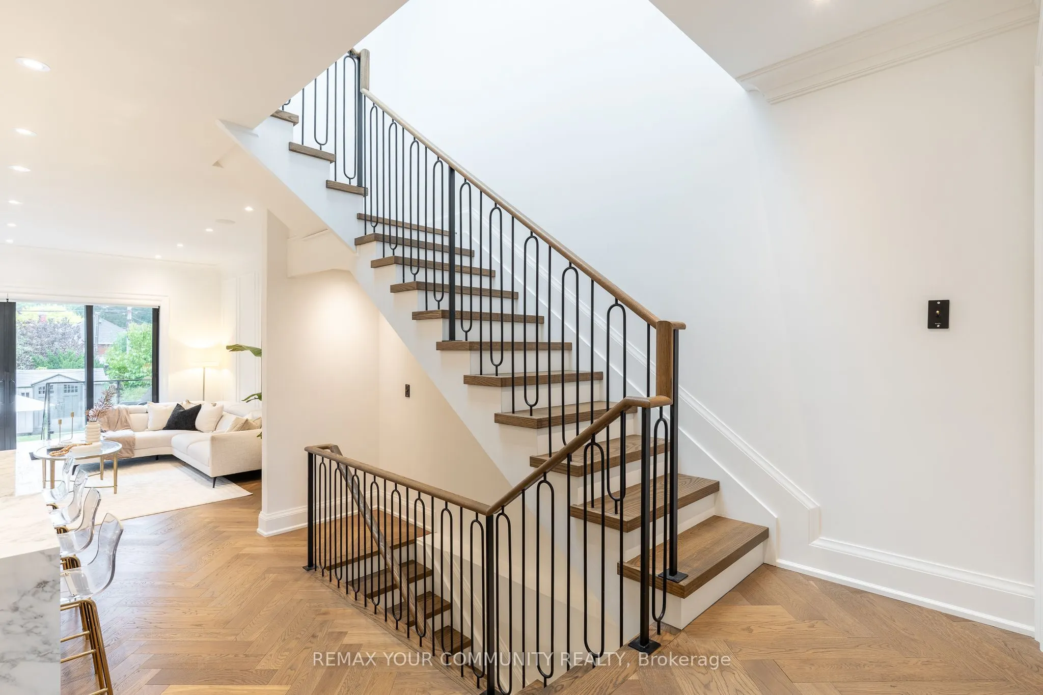 263 Linsmore Crescent