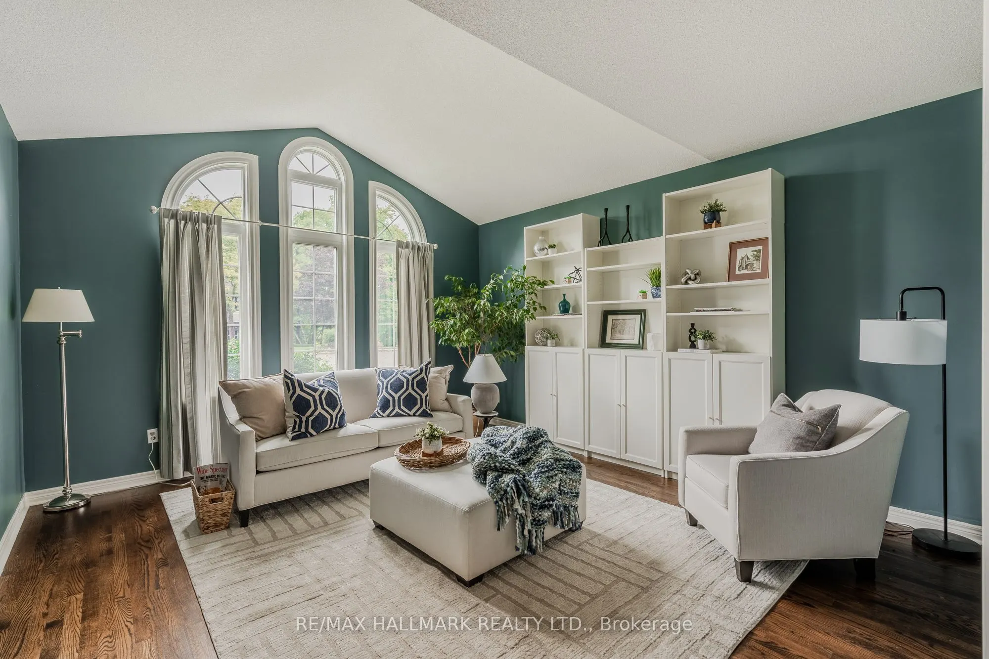 10 Holmcrest Trail