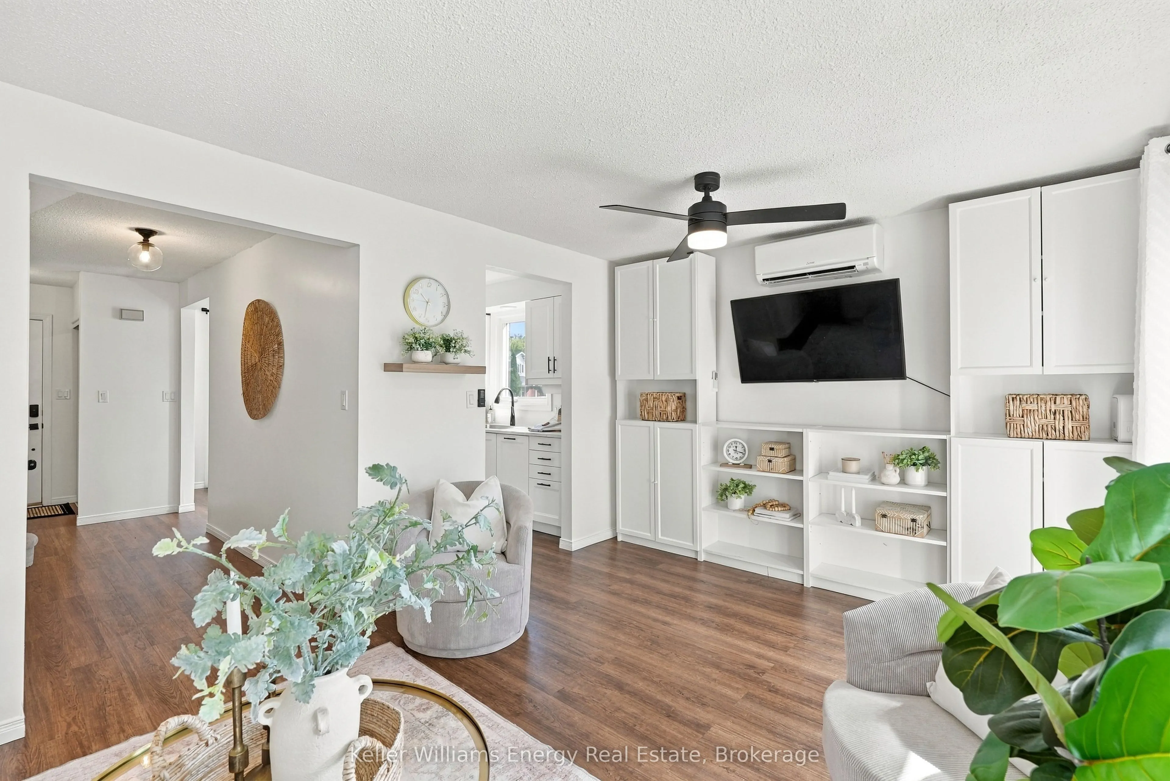 6 Overbank Drive
