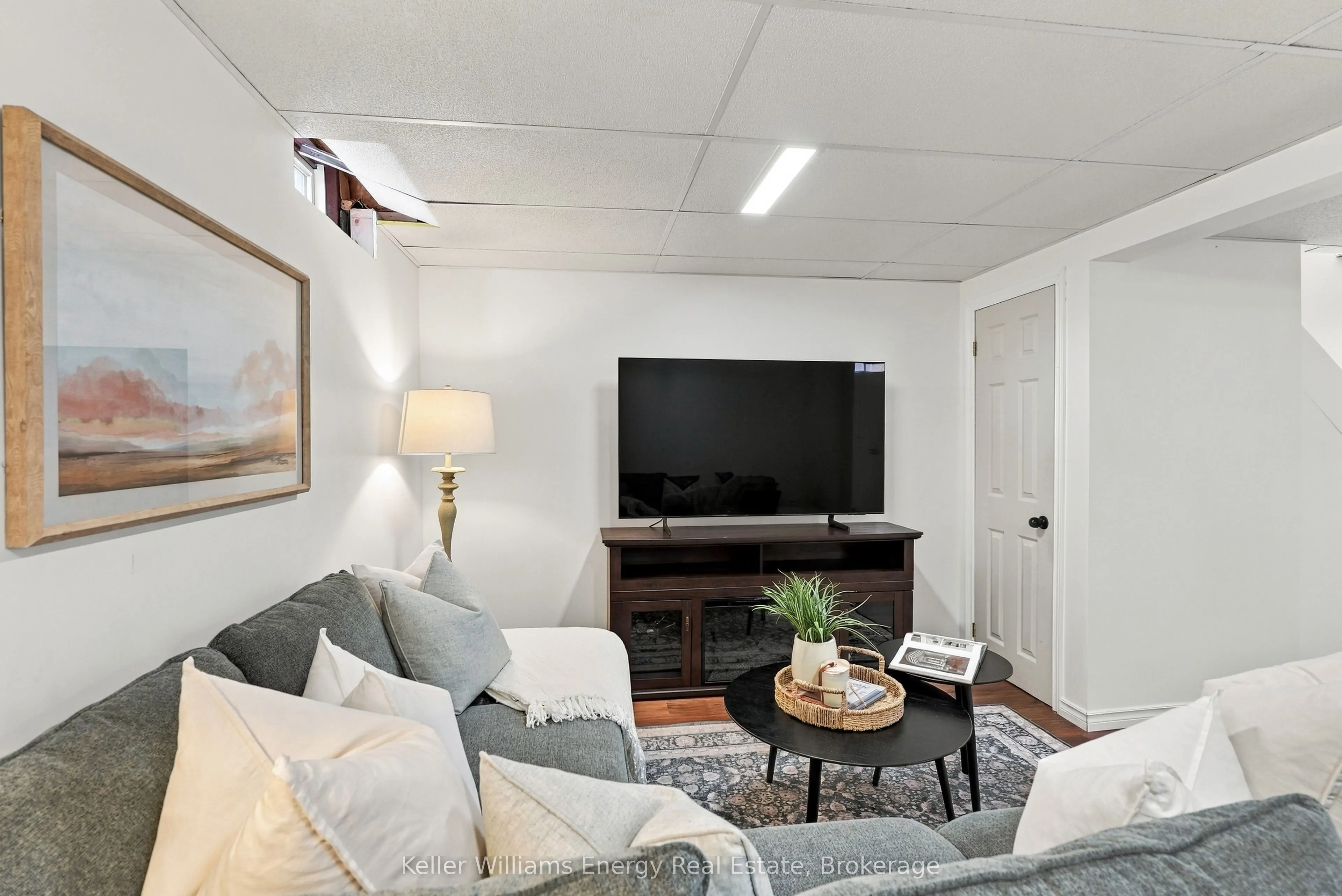 6 Overbank Drive