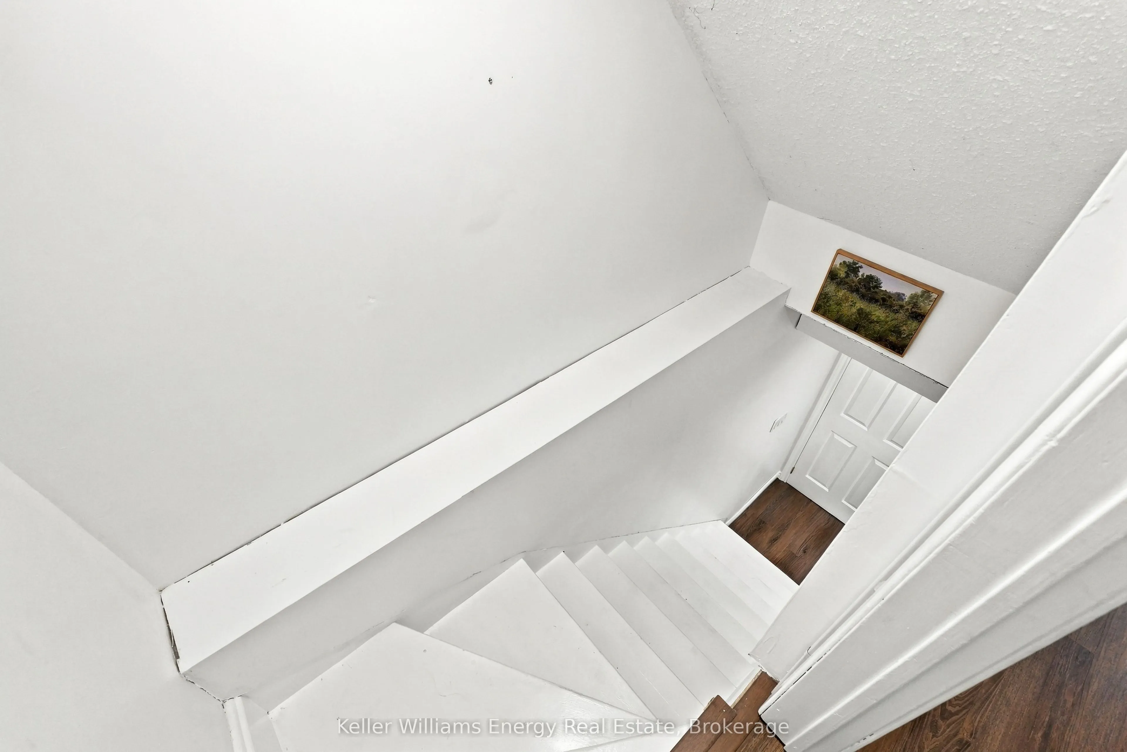 6 Overbank Drive