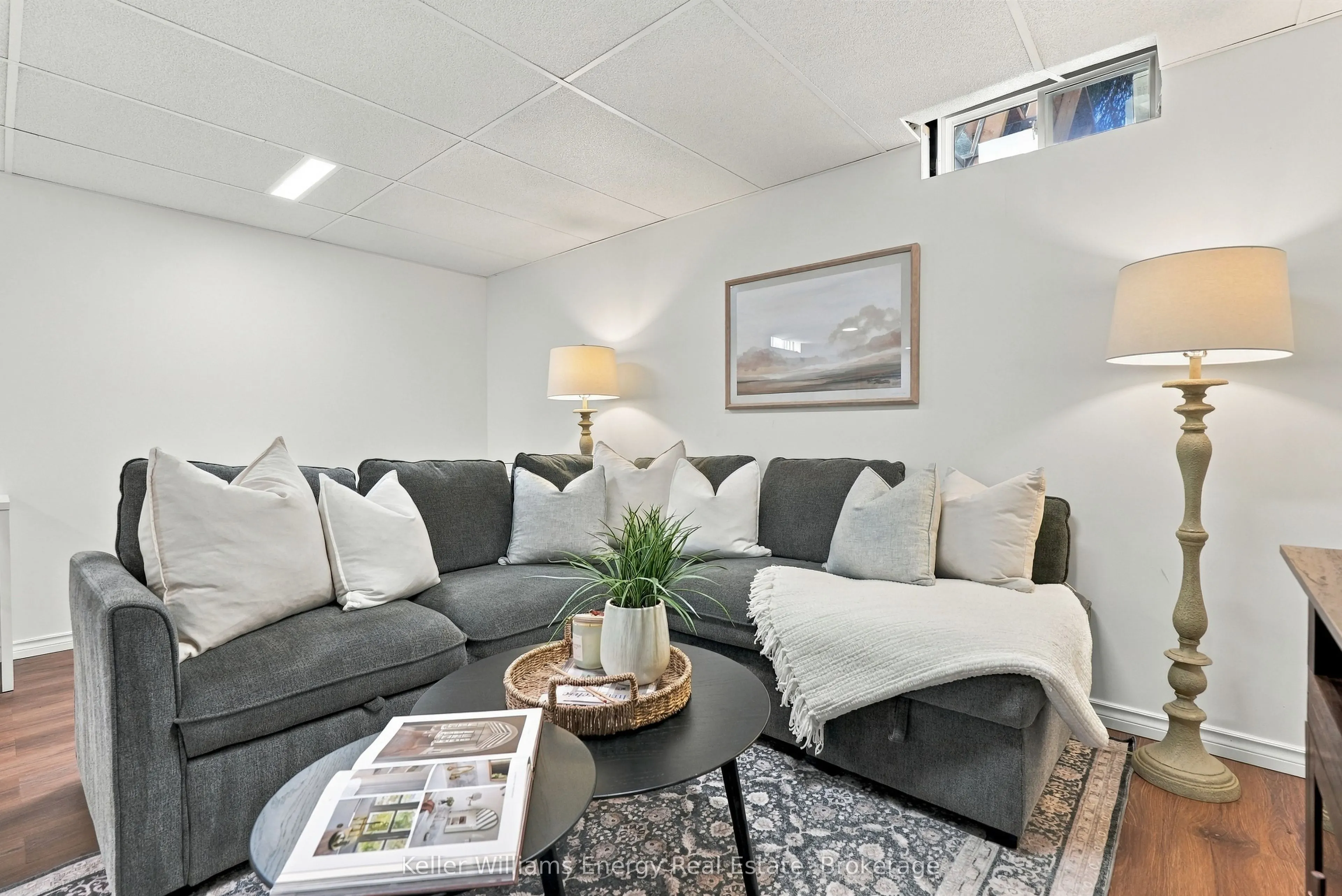 6 Overbank Drive