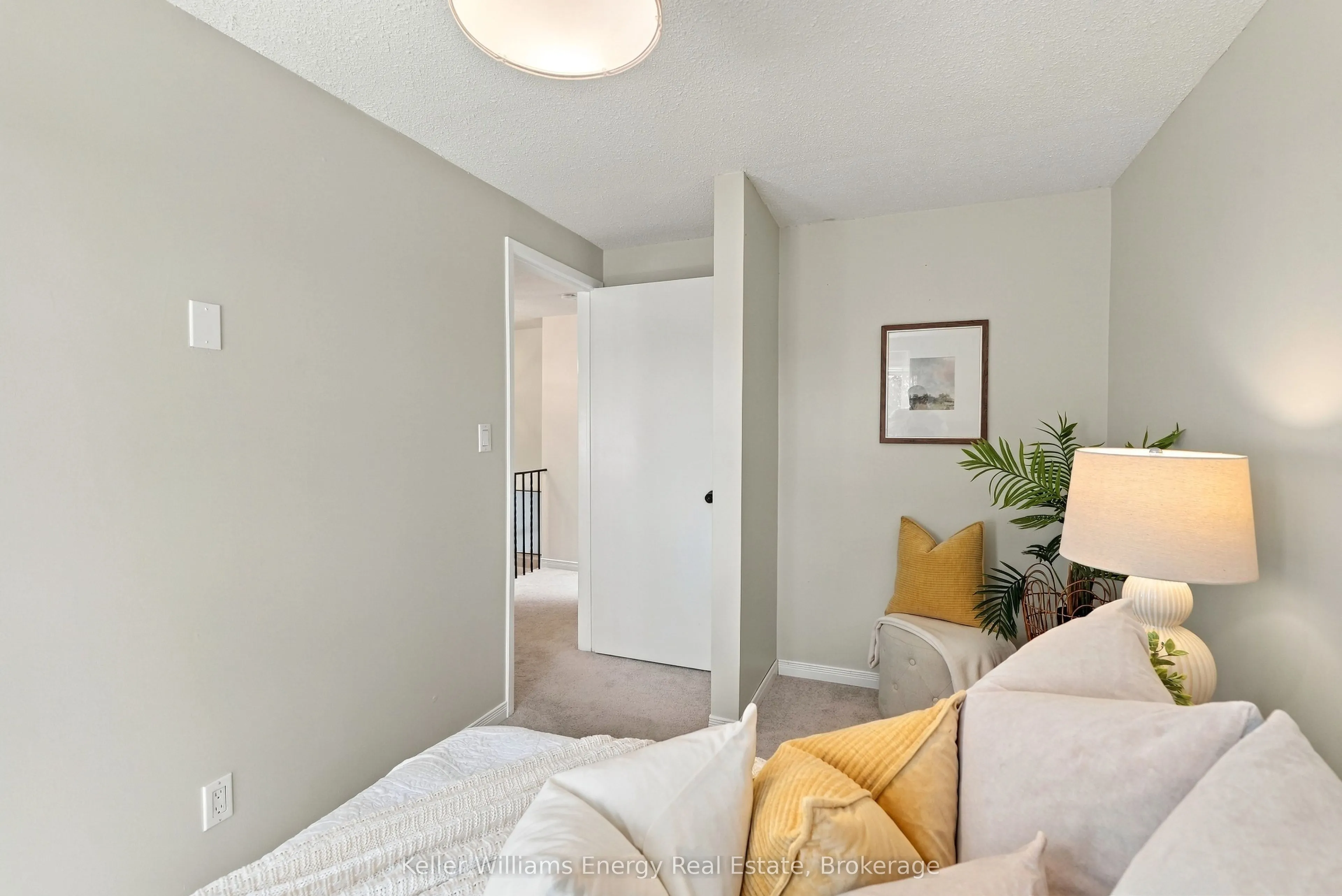 6 Overbank Drive