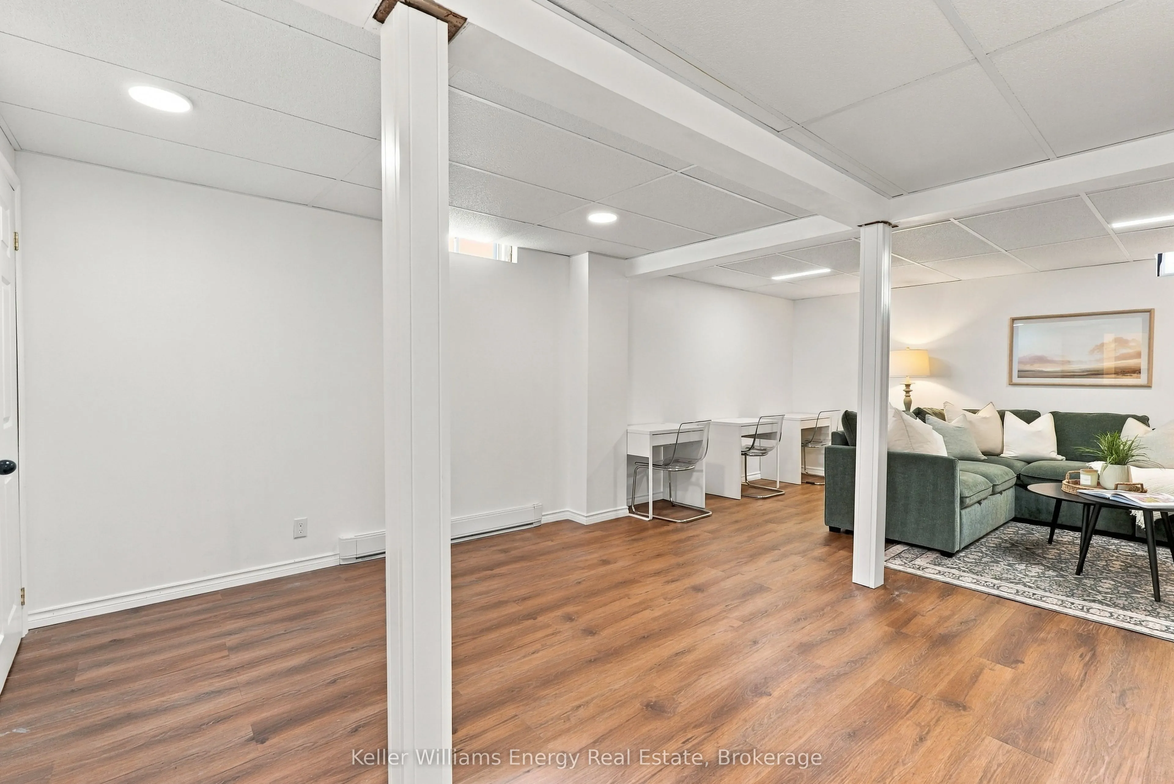 6 Overbank Drive