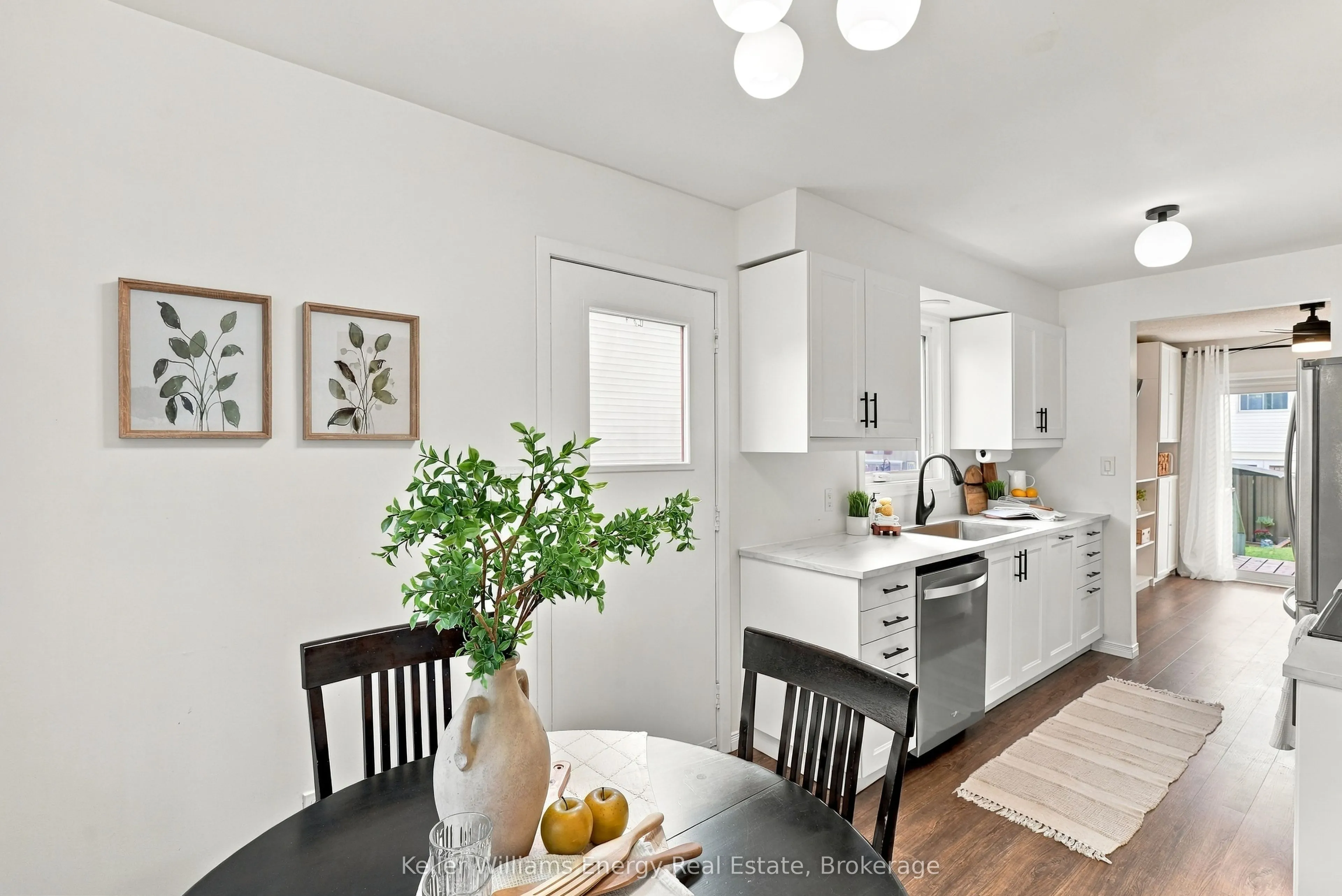 6 Overbank Drive