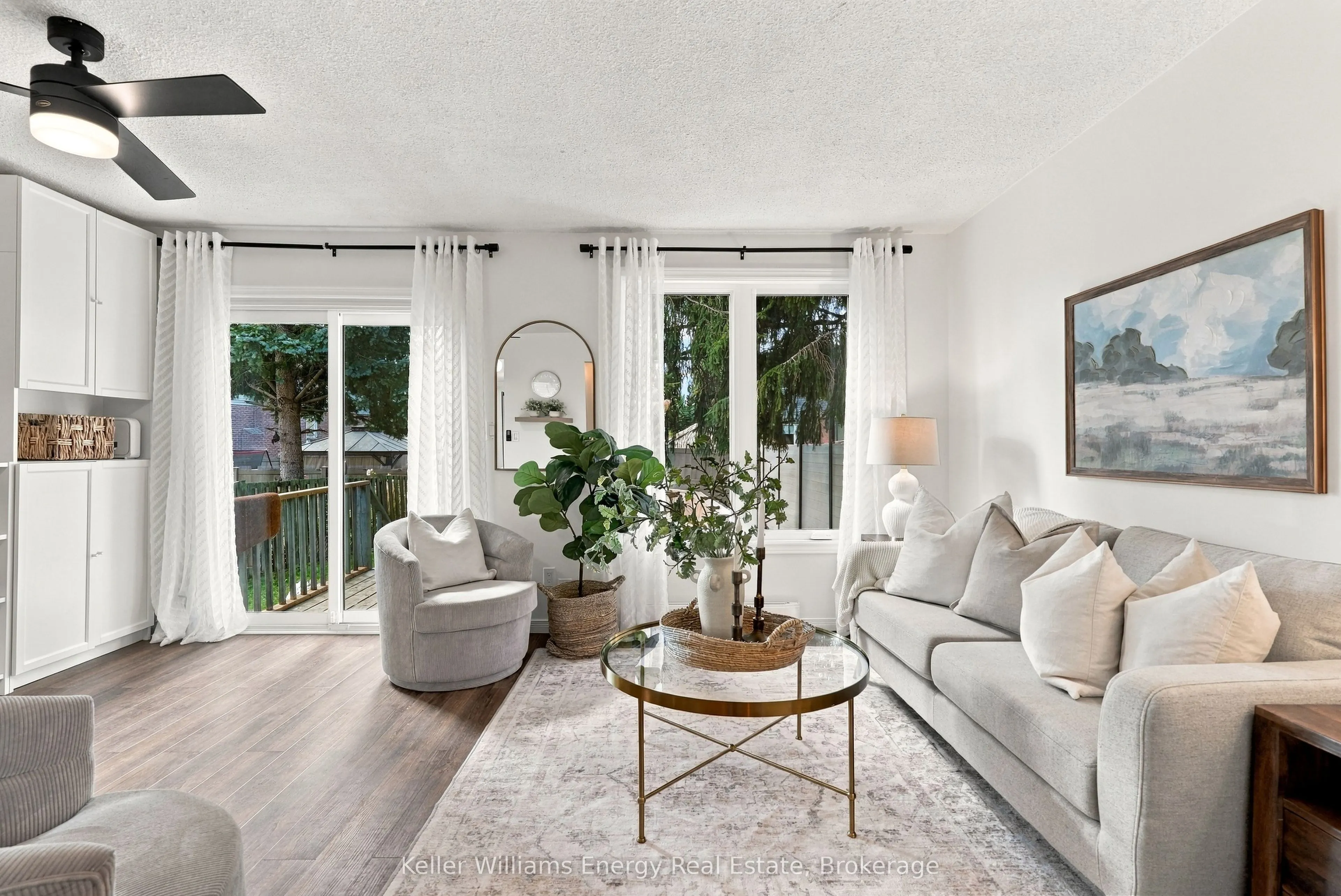 6 Overbank Drive