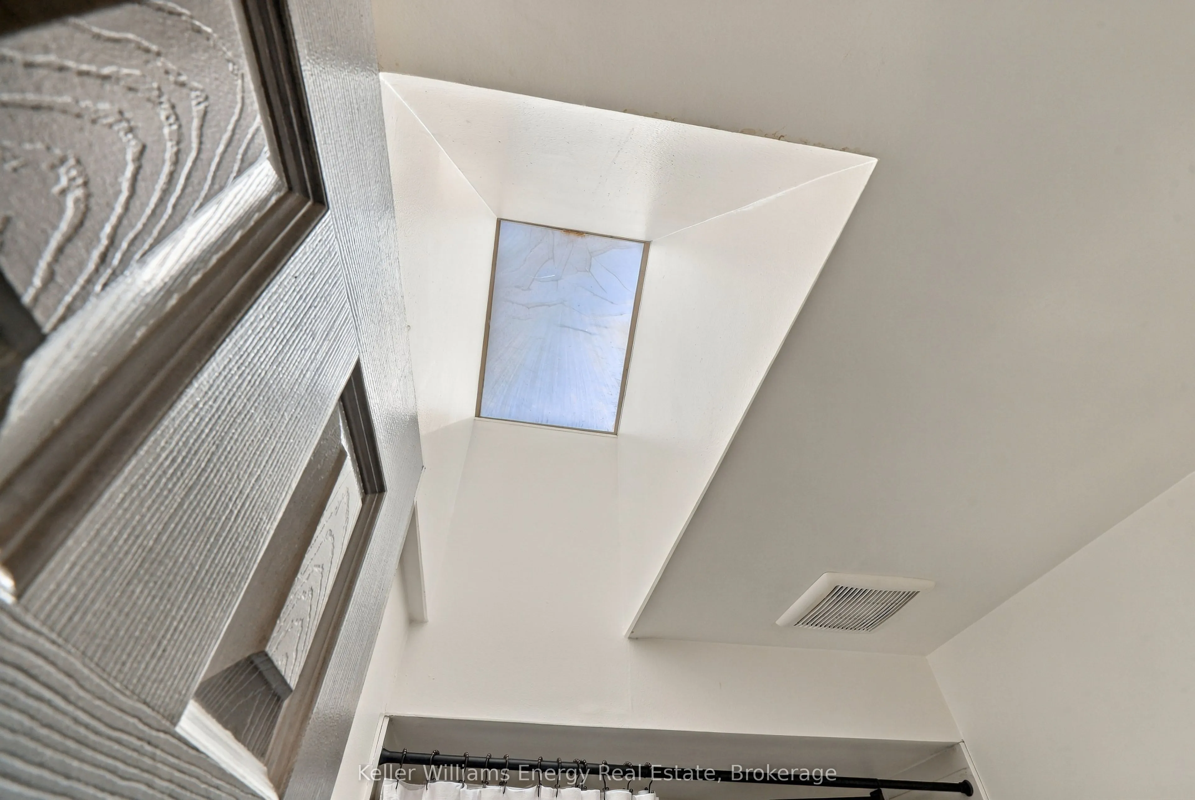 6 Overbank Drive