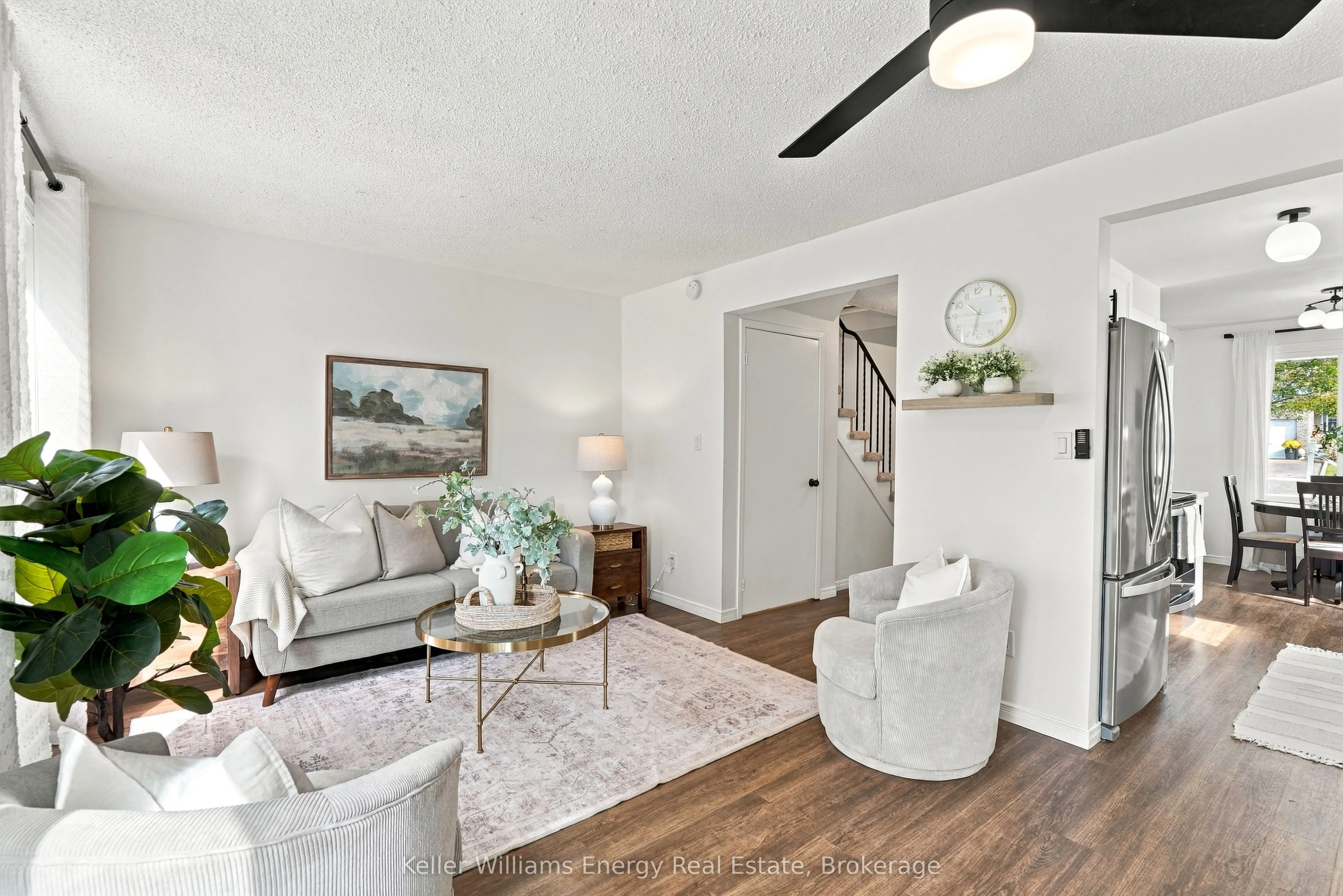 6 Overbank Drive