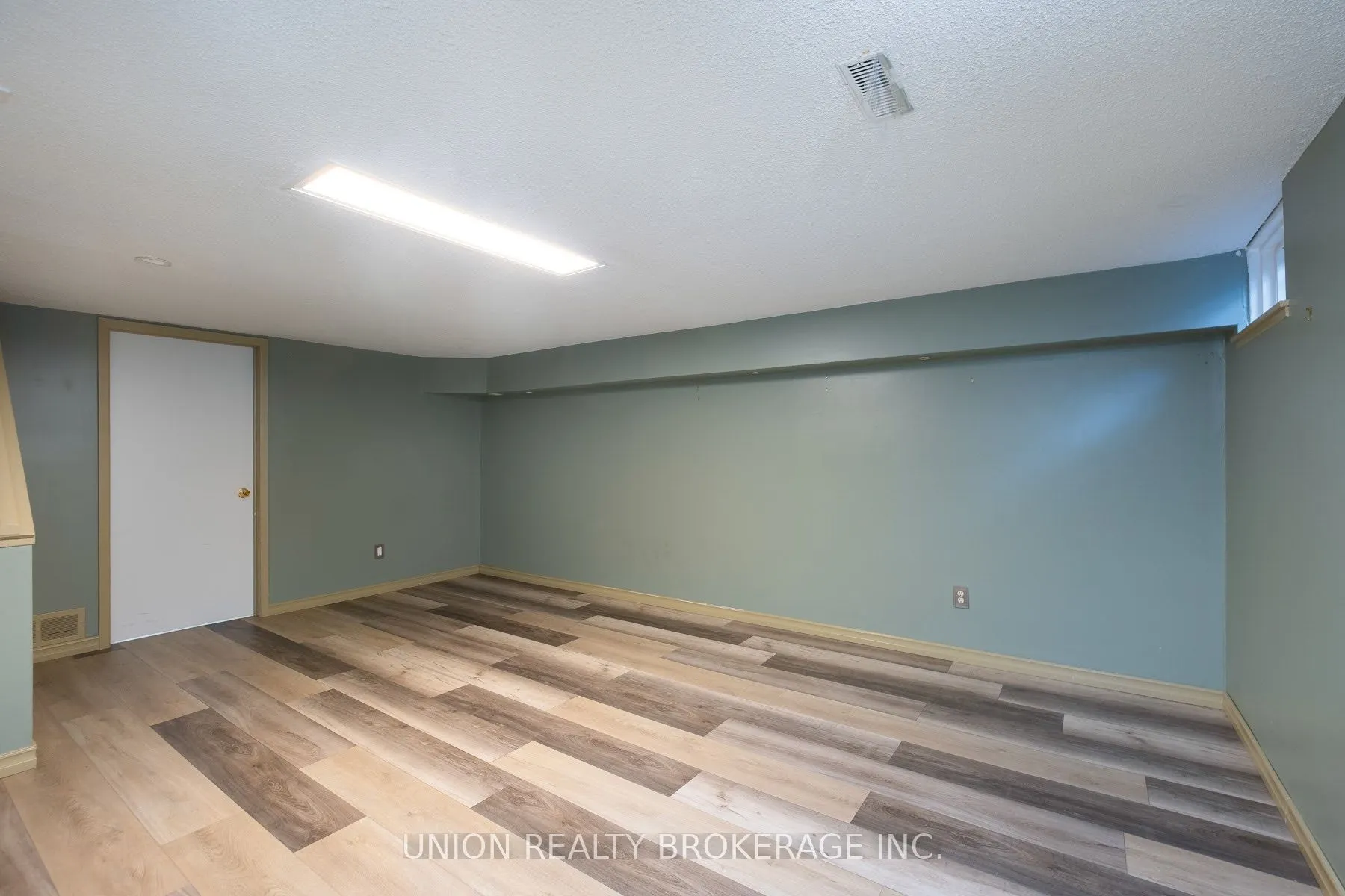 30 Livingston Road #11