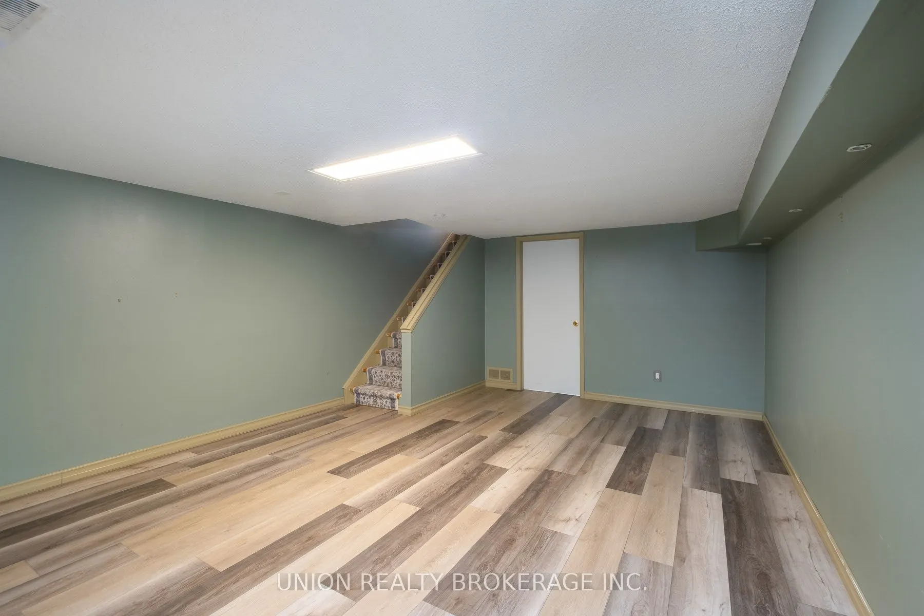 30 Livingston Road #11