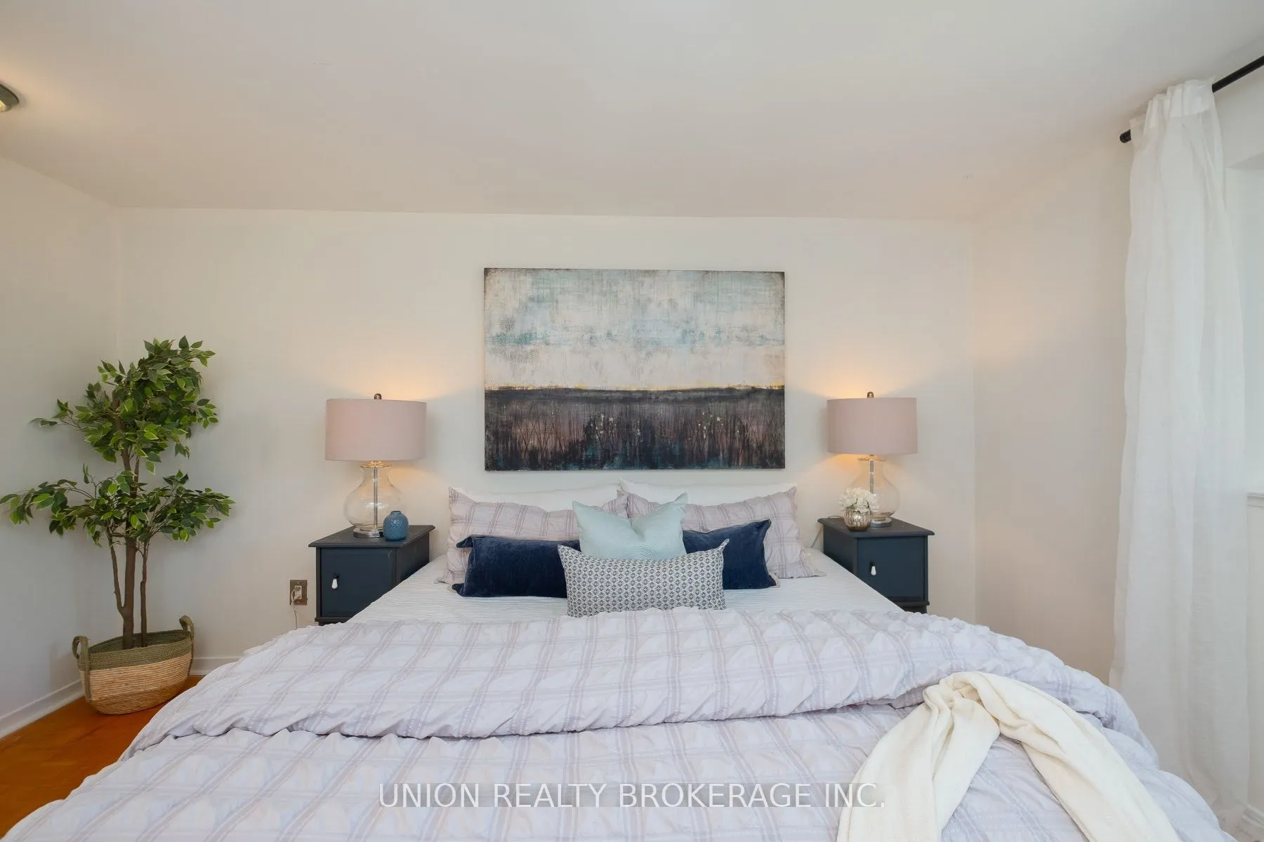 30 Livingston Road #11