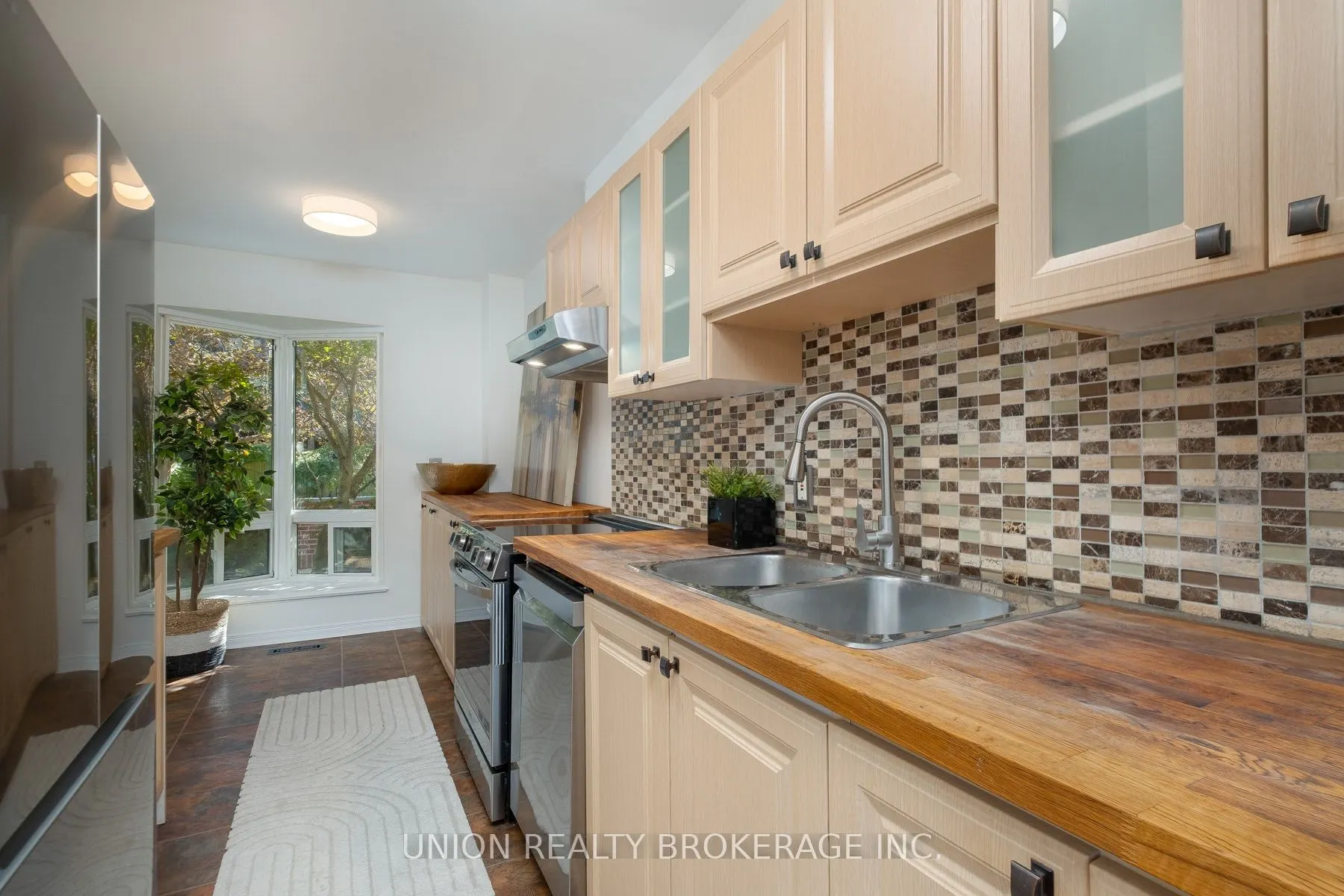 30 Livingston Road #11
