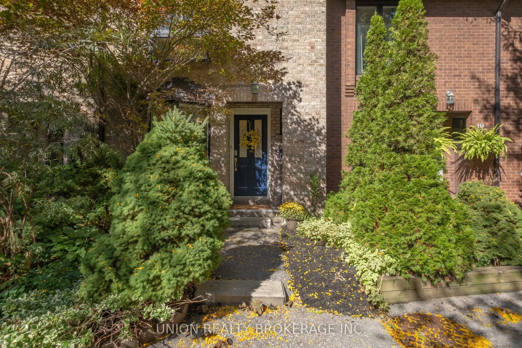 30 Livingston Road #11