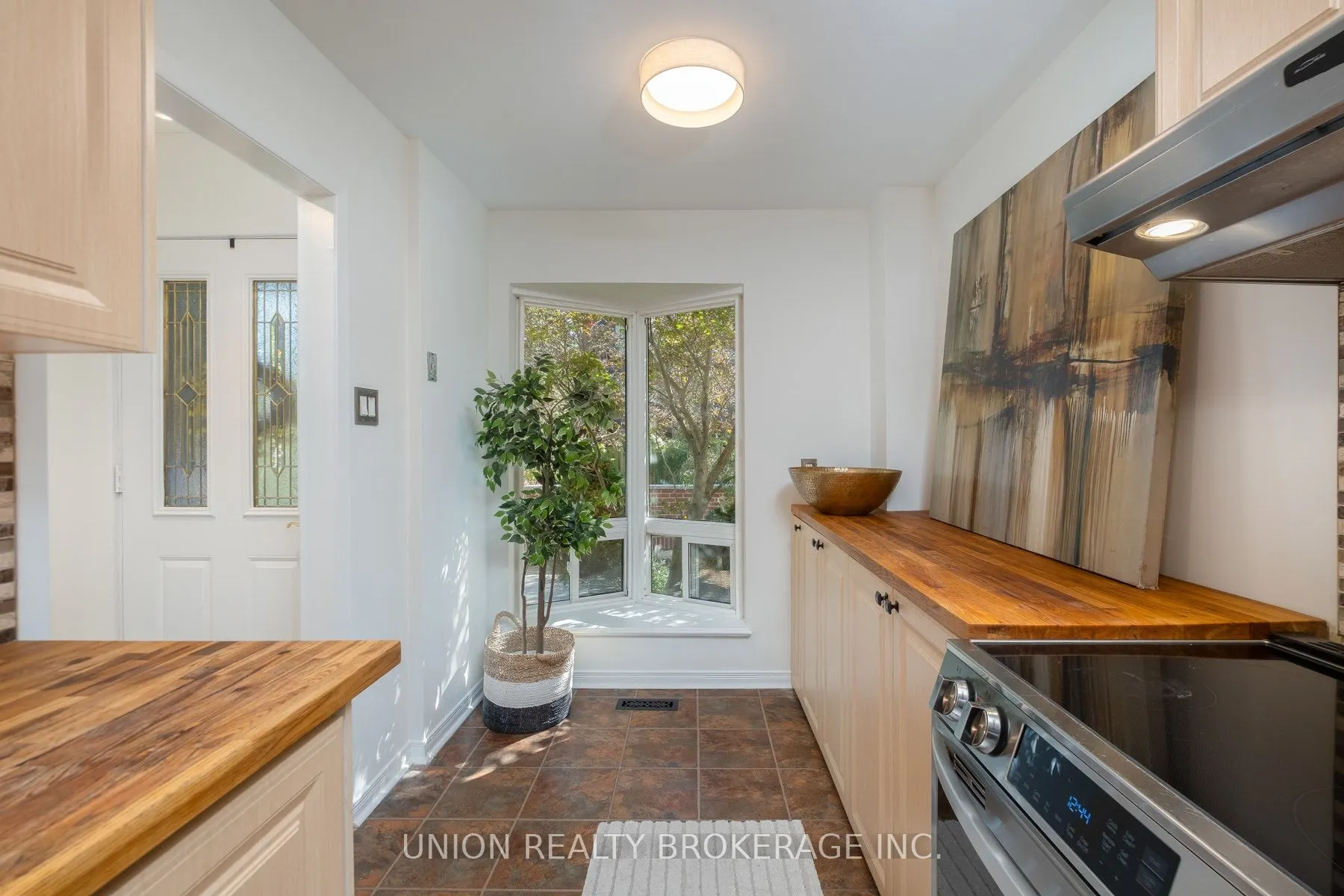30 Livingston Road #11